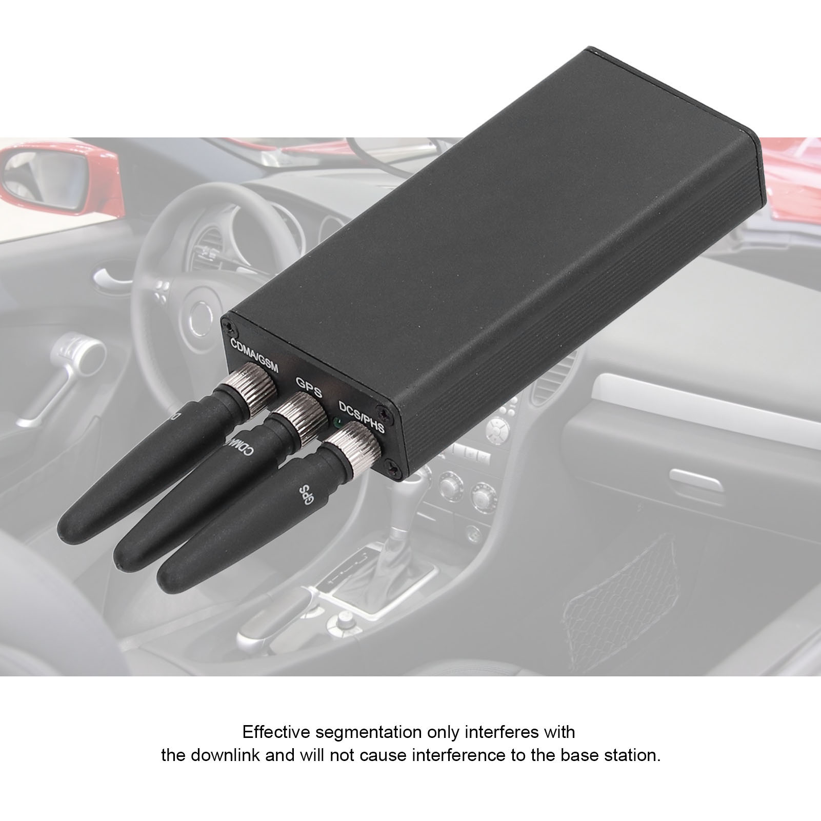 Schwarzes Gerät mit Antennen im Auto. Text unten. Verschwommener Hintergrund.