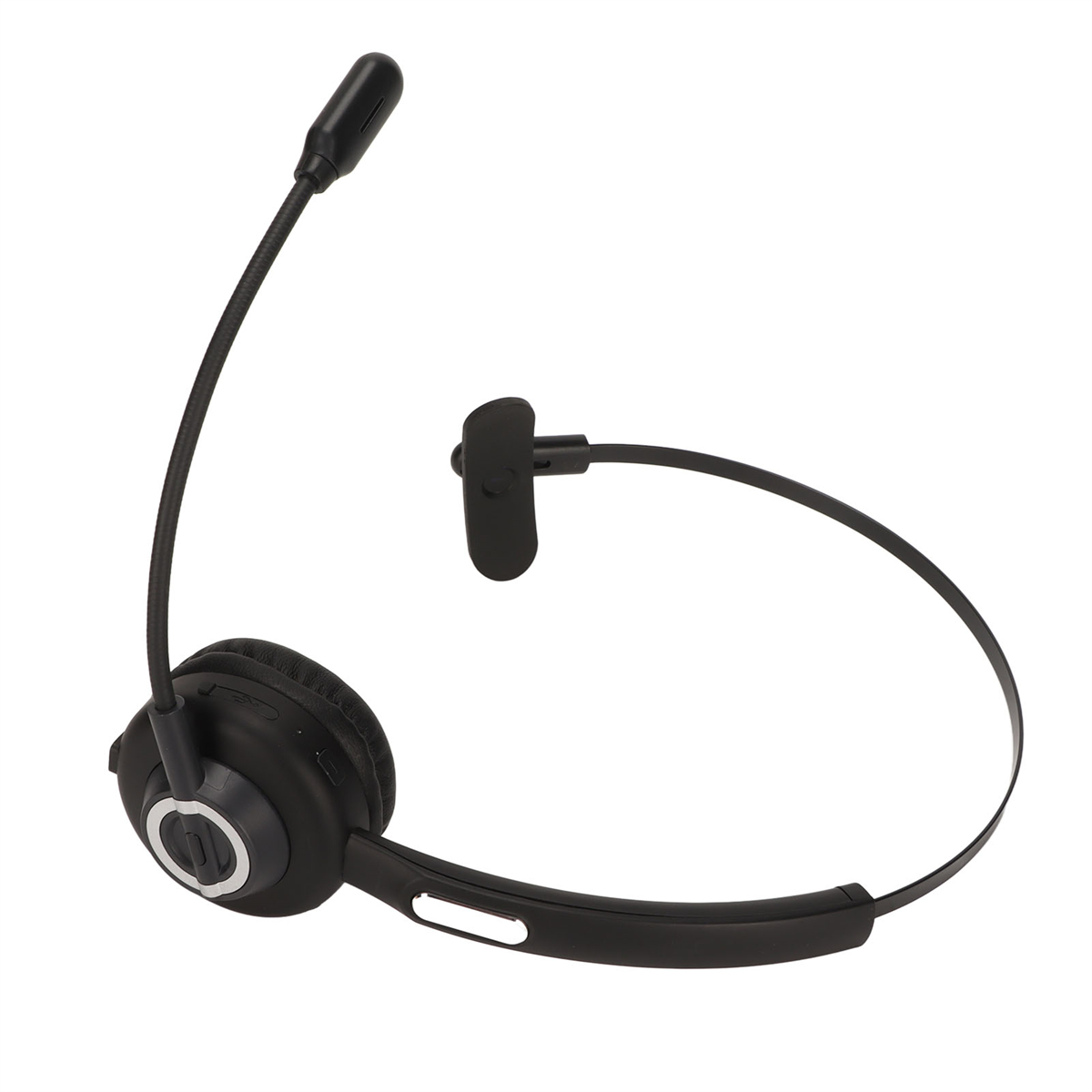 Schwarzes Headset mit Mikrofon, zur Seite geneigt, weißer Hintergrund.