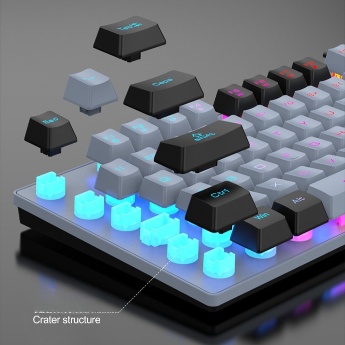 Tastaturtasten in Grau und Schwarz, beleuchtet mit blauem und rotem Licht.