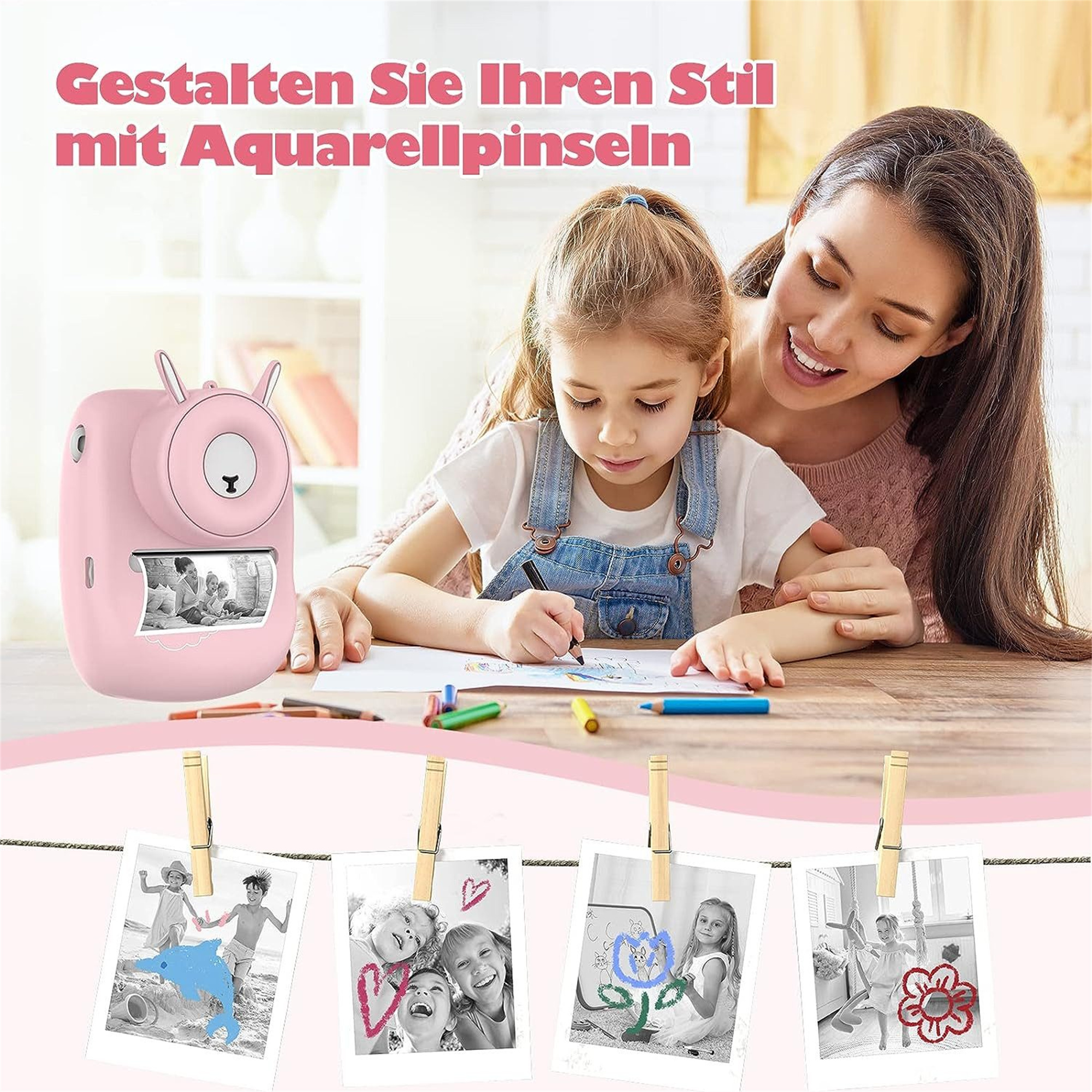 Mutter und Tochter zeichnen. Es gibt eine rosa Kamera und Fotos, die an einer Schnur mit Wäscheklammern hängen.