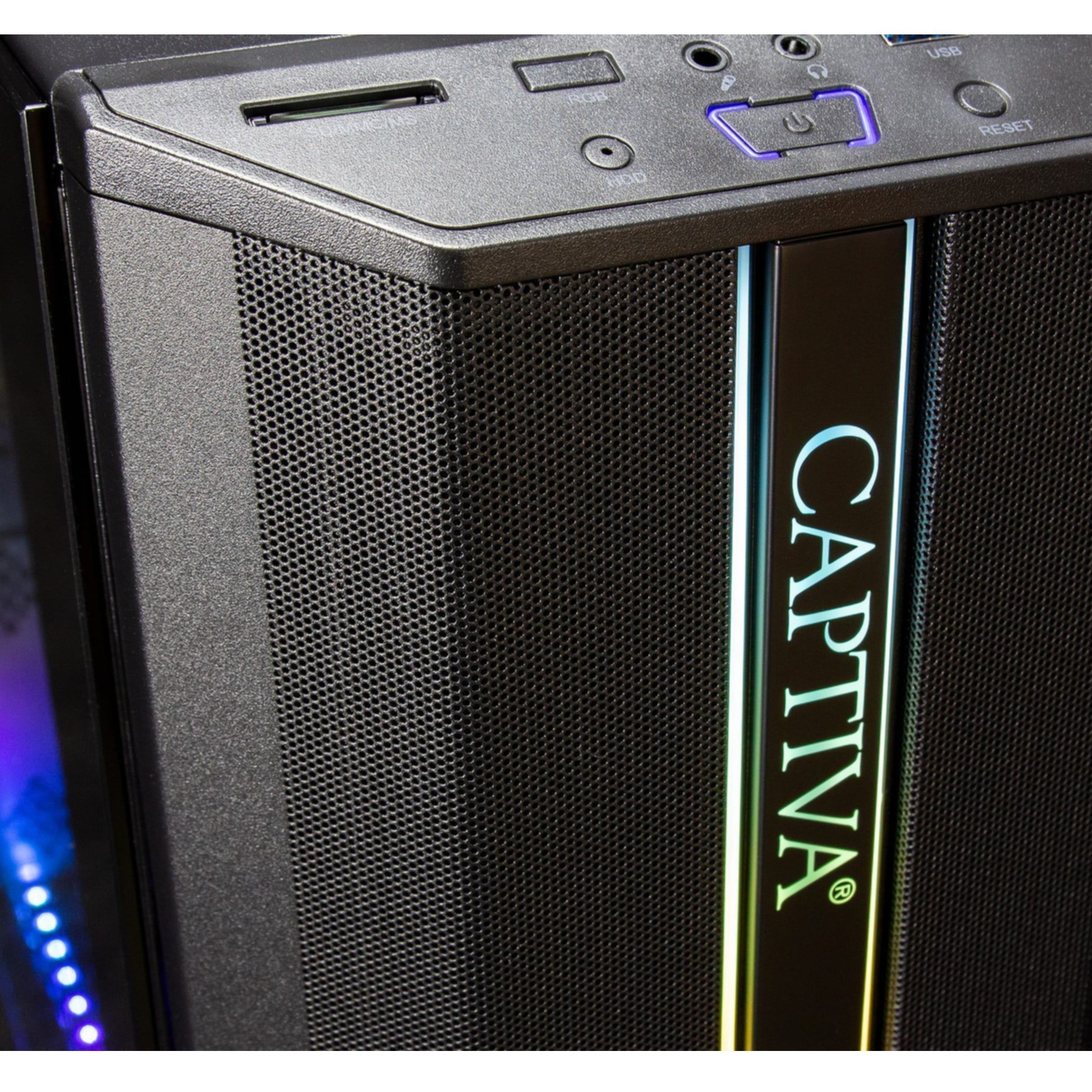 Primo piano di un case PC nero. Dettagli: porte, 'Captiva' e mesh.