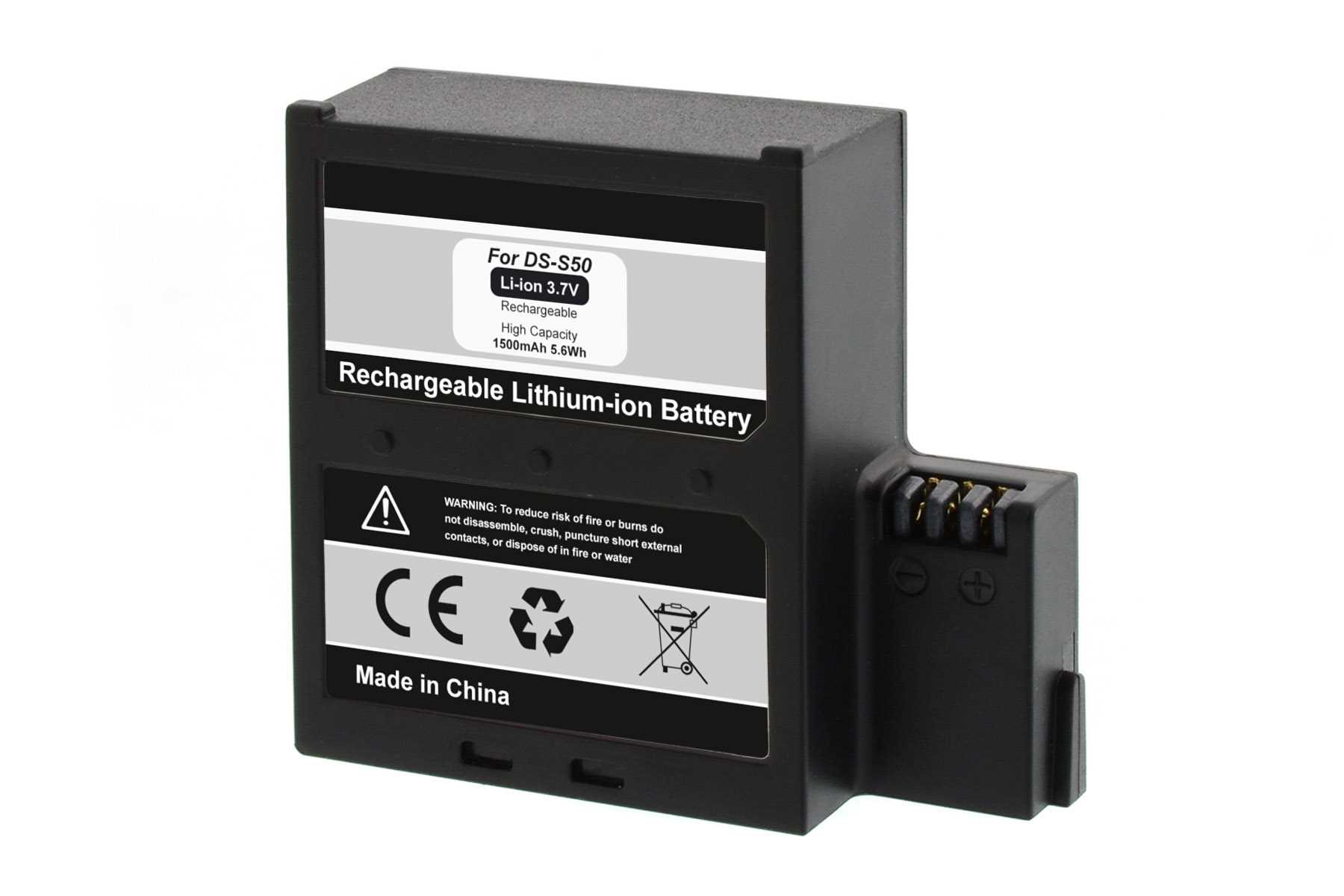 Schwarzer, wiederaufladbarer Lithium-Ionen-Akku mit Etikett, Warnhinweisen und CE-Zeichen, weißer Hintergrund.