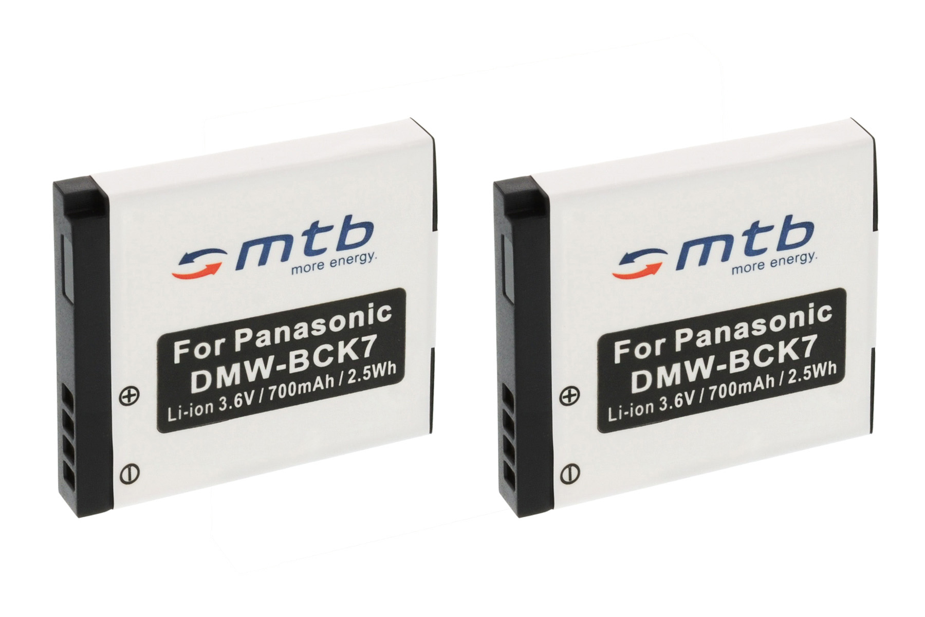 Zwei weiße Batterien mit schwarzem Text. Für Panasonic Kameras. Weißer Hintergrund.