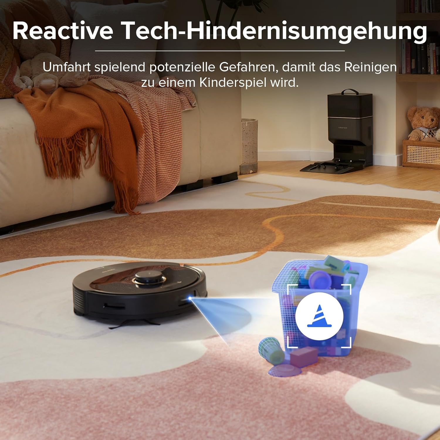 Robot sprzątający odkurza pokój z przeszkodami i porozrzucanymi zabawkami.