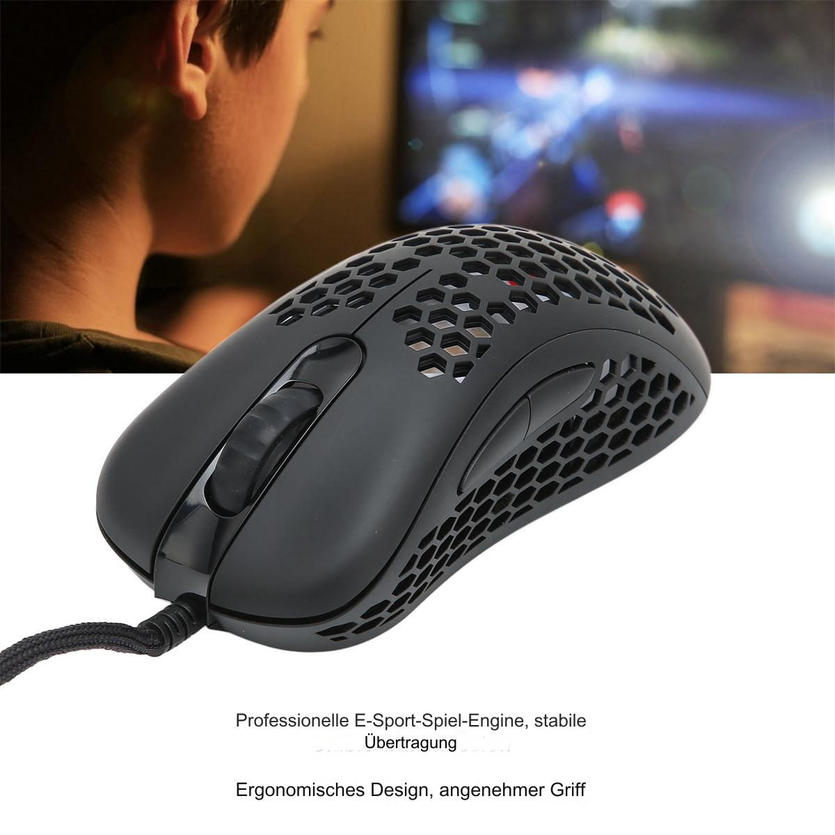 Schwarze Gaming-Maus mit Wabenmuster. Eine Person ist im Hintergrund unscharf.