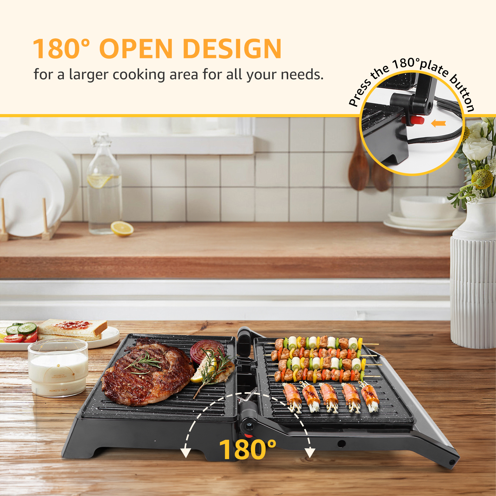 Parrilla con comida cocinada, abierta a 180 grados. Incluye un bistec, verduras y brochetas.