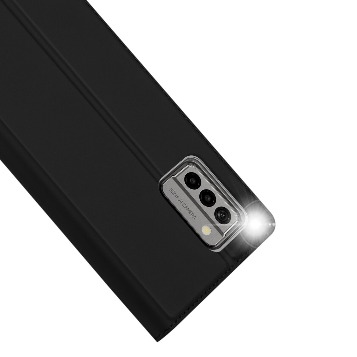 Custodia per telefono nera con sporgenza della fotocamera. La custodia è su una superficie bianca.