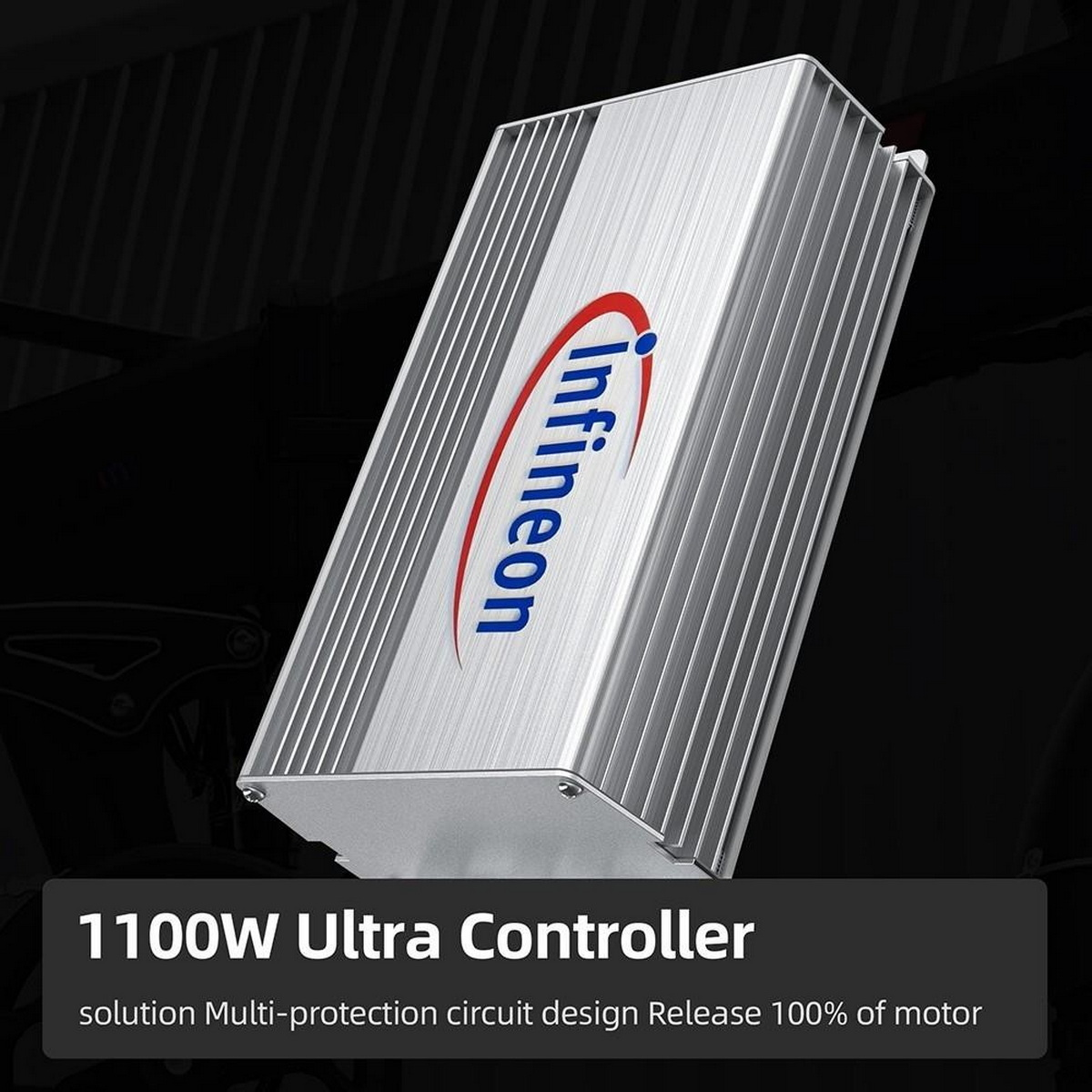 Silberner Controller mit rotem und blauem Logo, darunter Text: 1100W Ultra Controller.