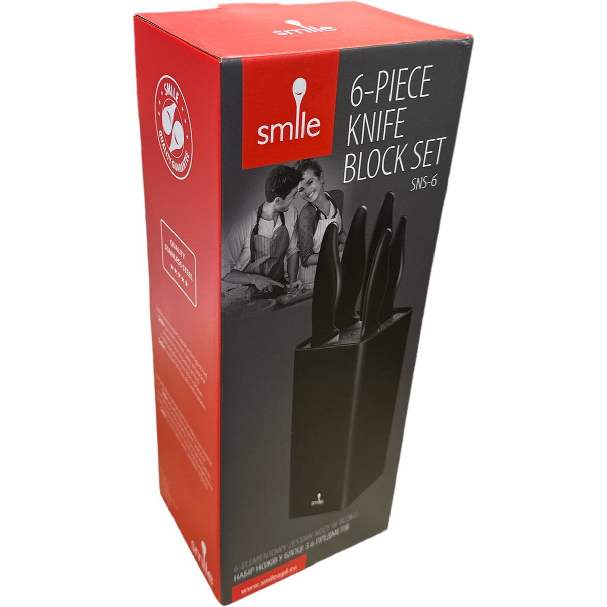 Pudełko z zestawem noży z 6 nożami. Pudełko jest czerwono-czarne z tekstem i obrazami.