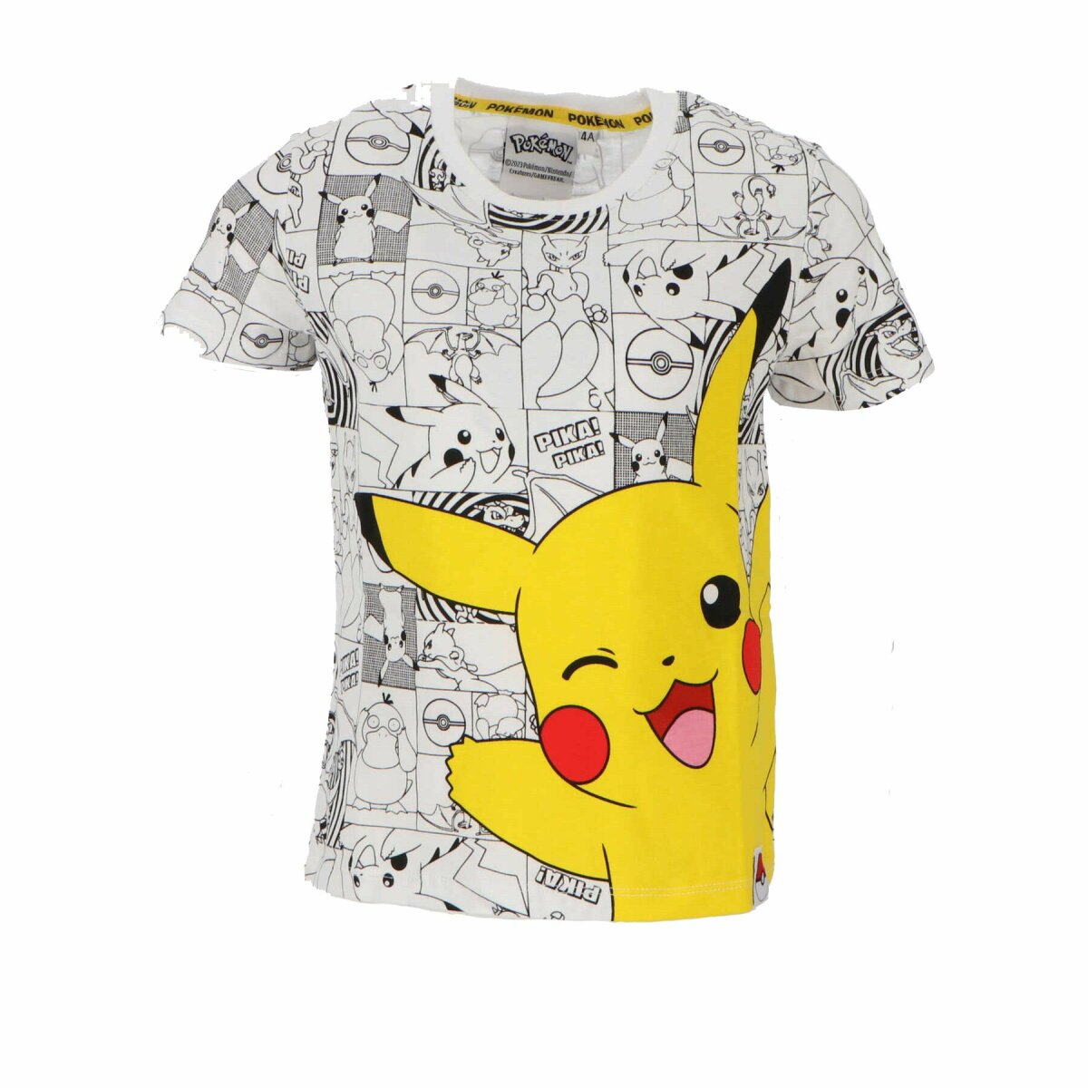 Pikachu t-shirt met een gele Pikachu afbeelding op een witte achtergrond.