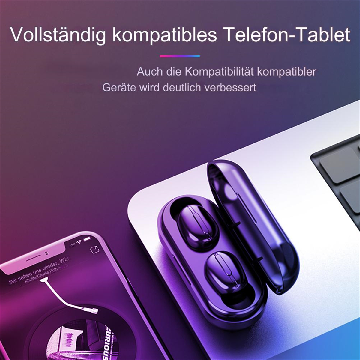 Ohrhörer in einem Ladecase auf einer Laptop-Tastatur, mit Text zur Gerätekompatibilität.