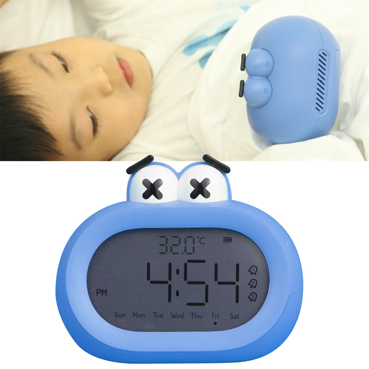 Ein Kind liegt im Bett, neben einer blauen Uhr mit Digitalanzeige und Cartoon-Gesicht.