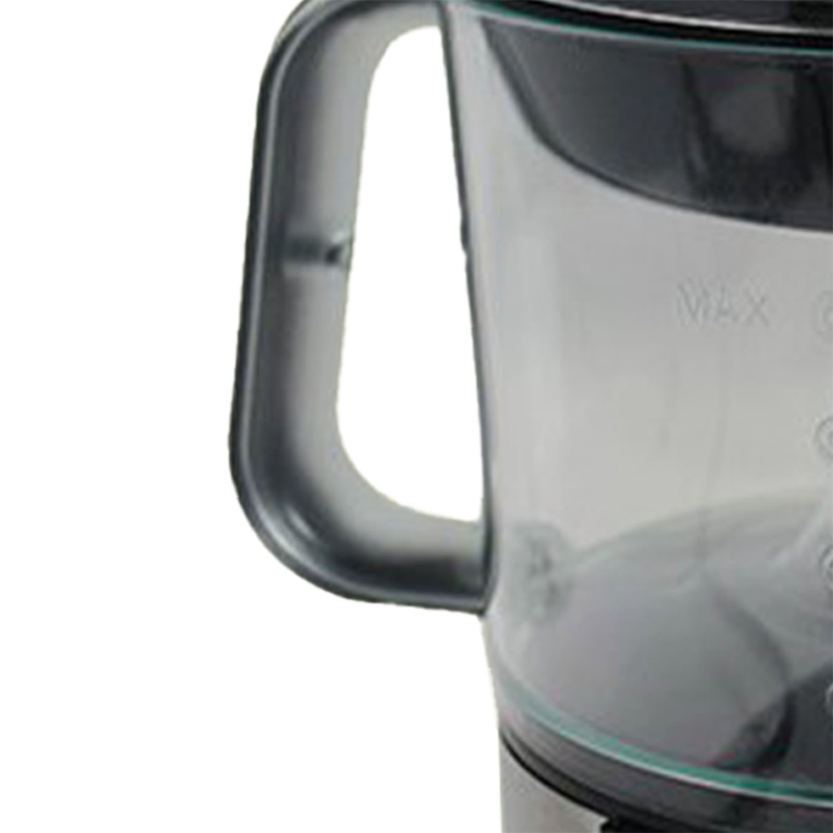 Schwarzer Griff eines Mixer-Kruges. Klarer Kunststoffkörper. Weißer Hintergrund.