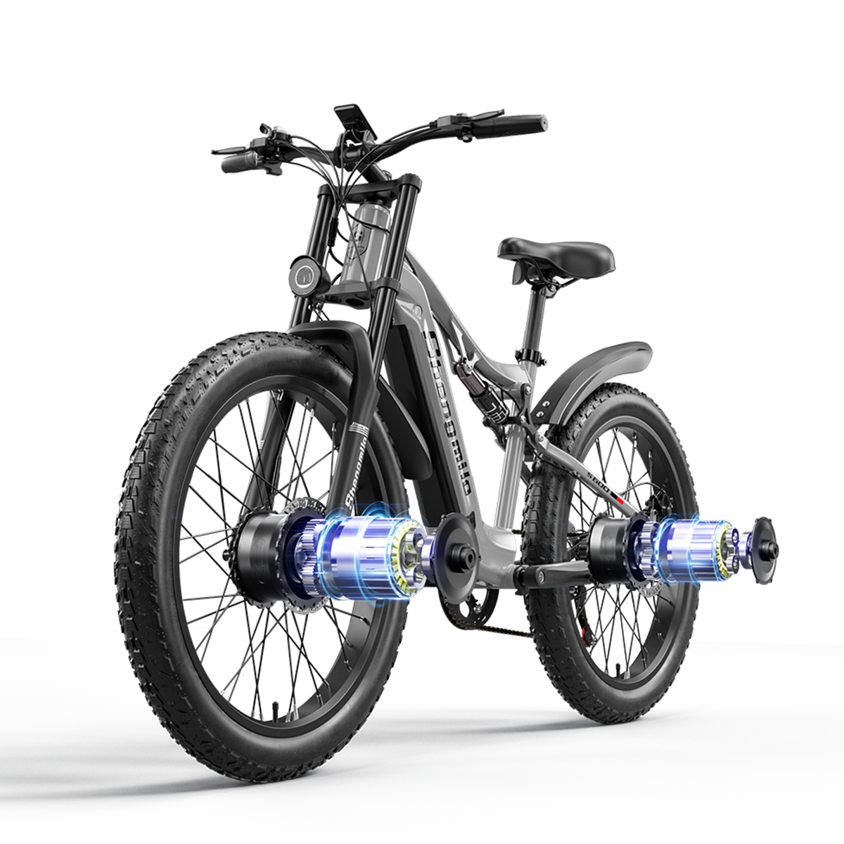 Elektryczny rower górski z szarą ramą, czarnymi oponami i niebieskimi detalami silnika elektrycznego. Białe tło.