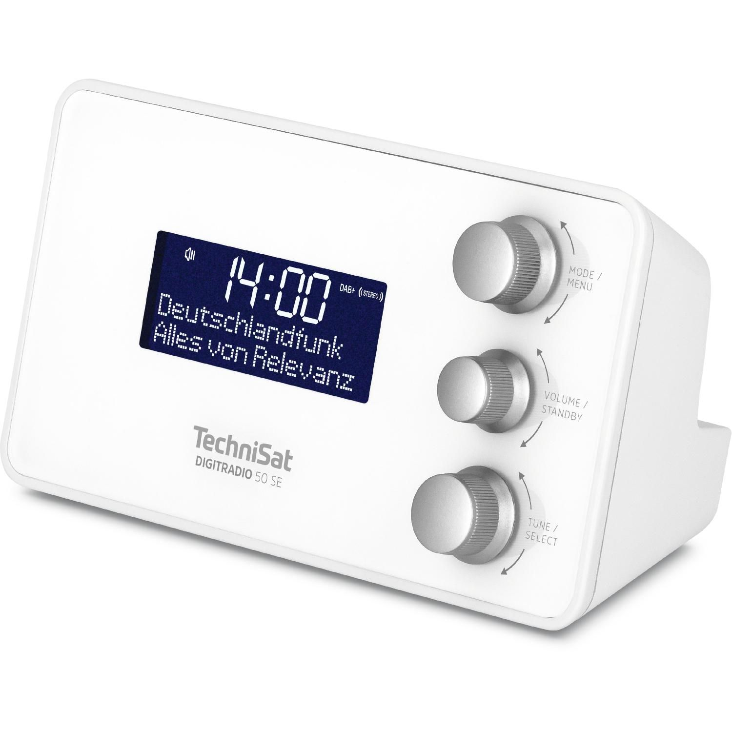 Witte digitale radio met display die tijd en zenderinfo toont.