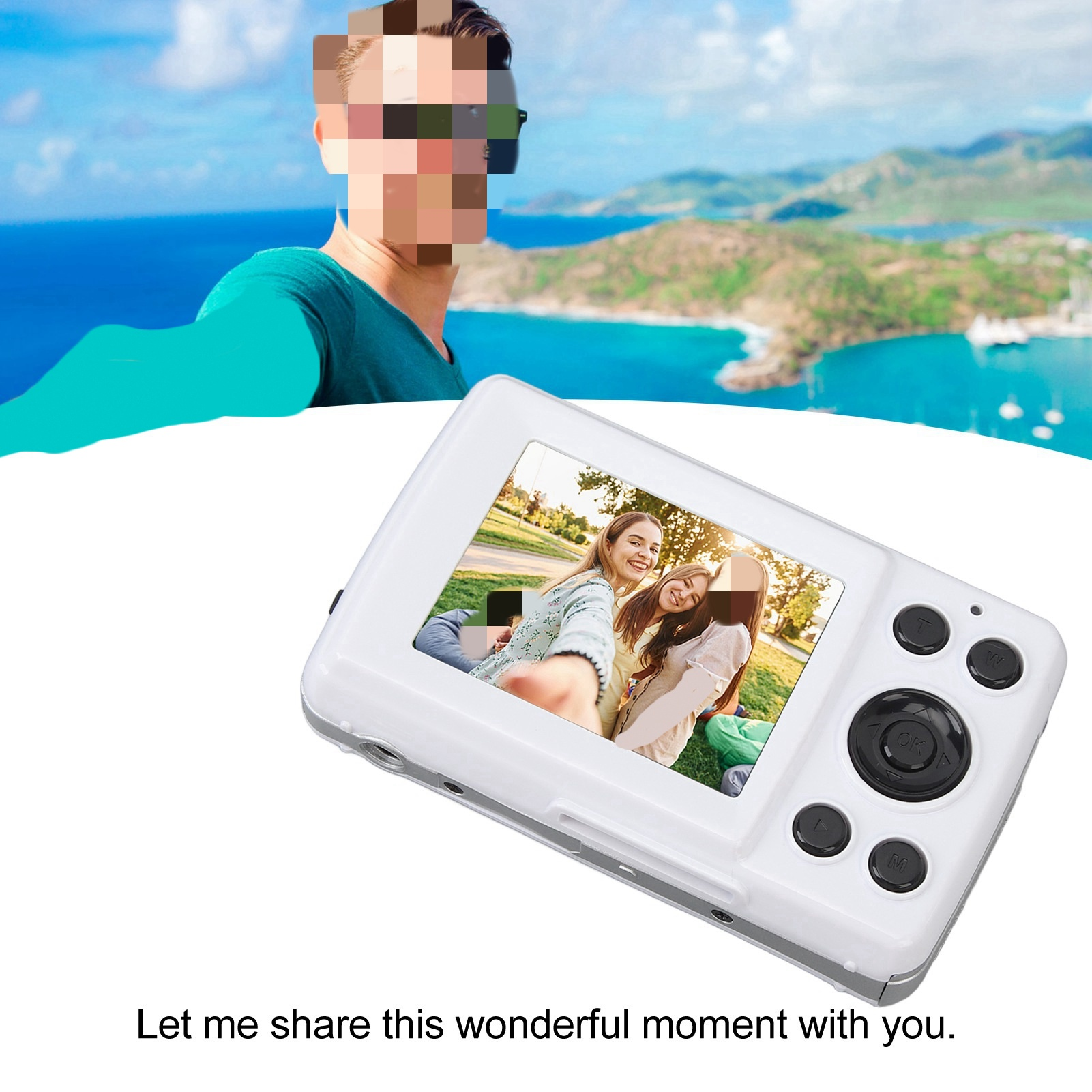 Weiße Kamera zeigt Selfie von zwei lächelnden Frauen. Hintergrund: blauer Himmel und Meer.