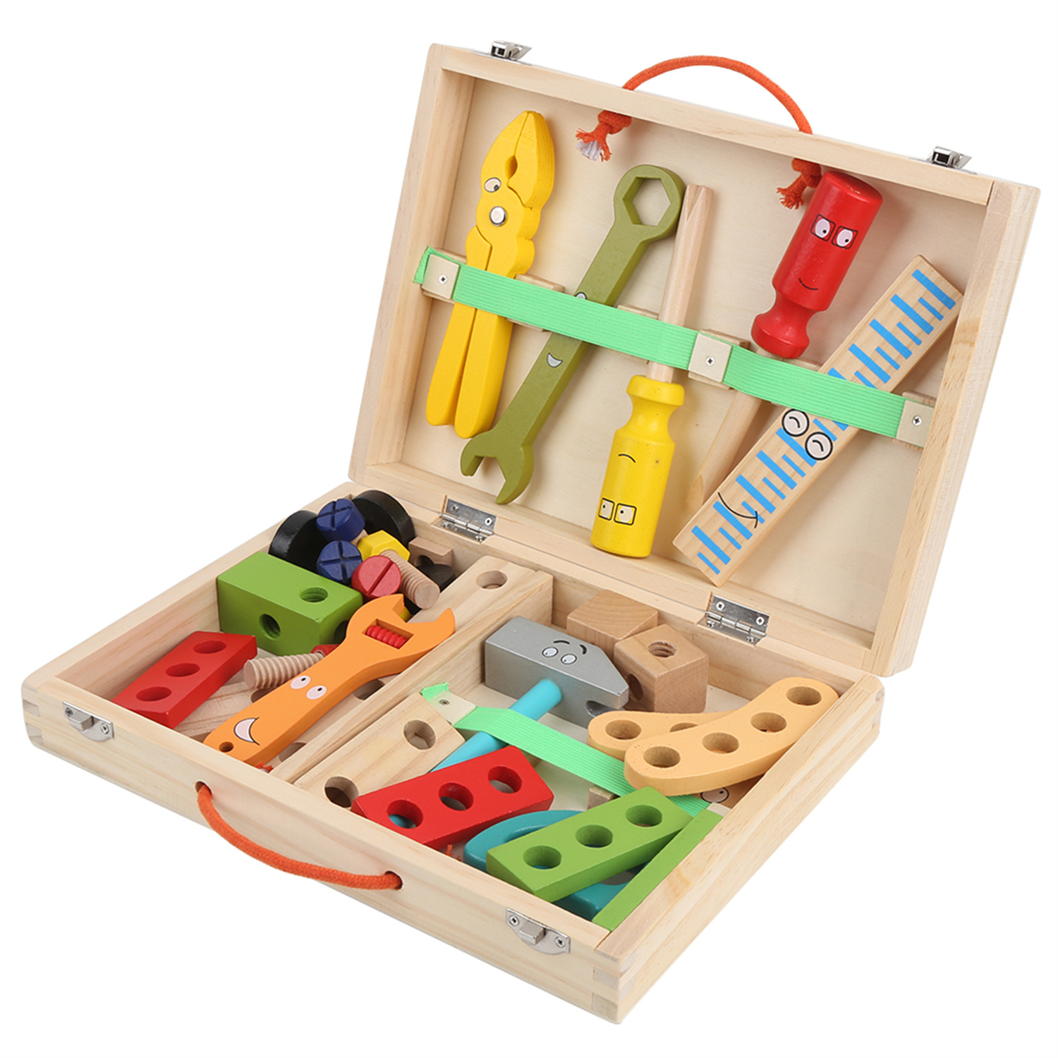 Holzwerkzeugkasten mit bunten Spielzeugwerkzeugen, auf heller Holzoberfläche.