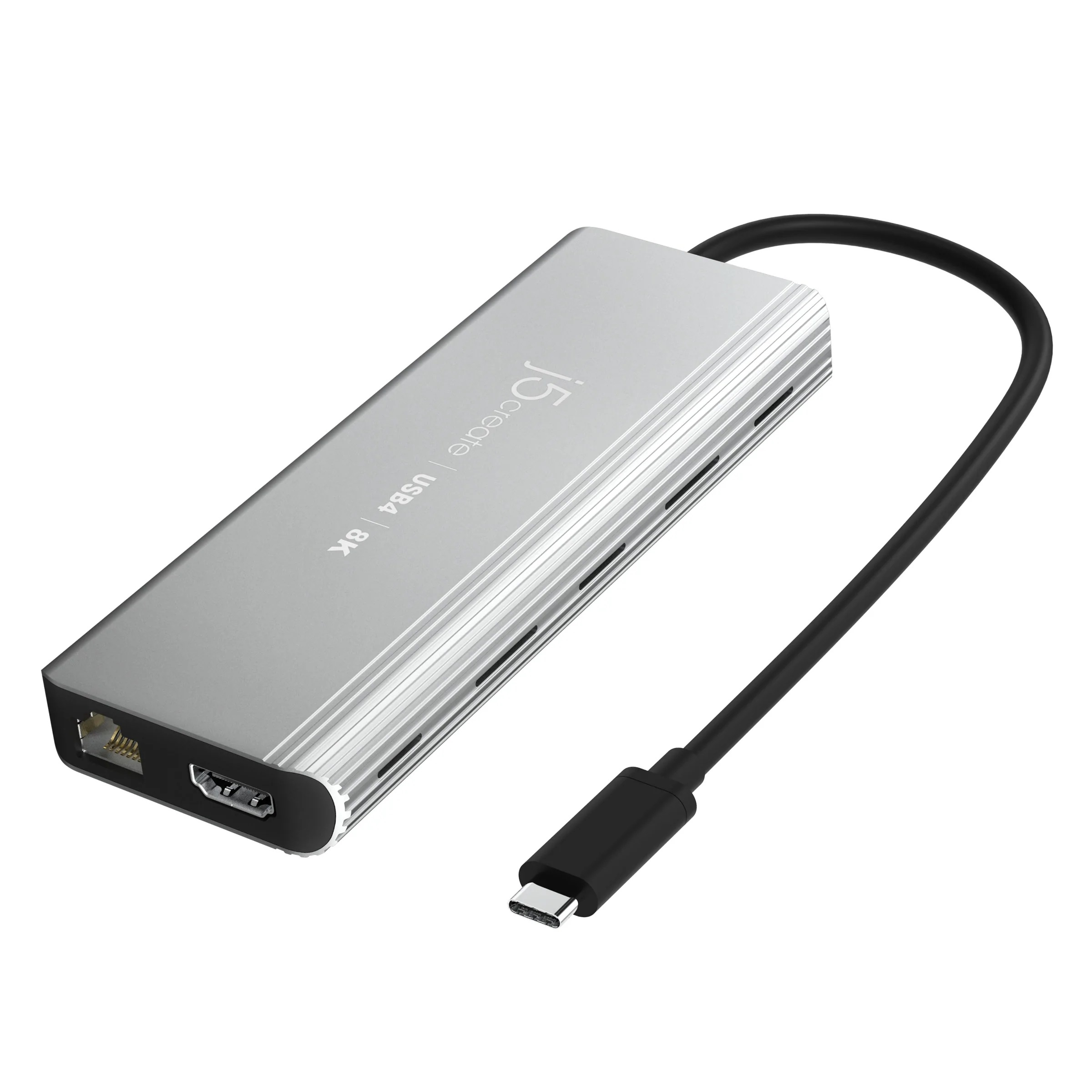 Ein silberner USB-C-Hub mit mehreren Anschlüssen und einem schwarzen Kabel. Weißer Hintergrund.