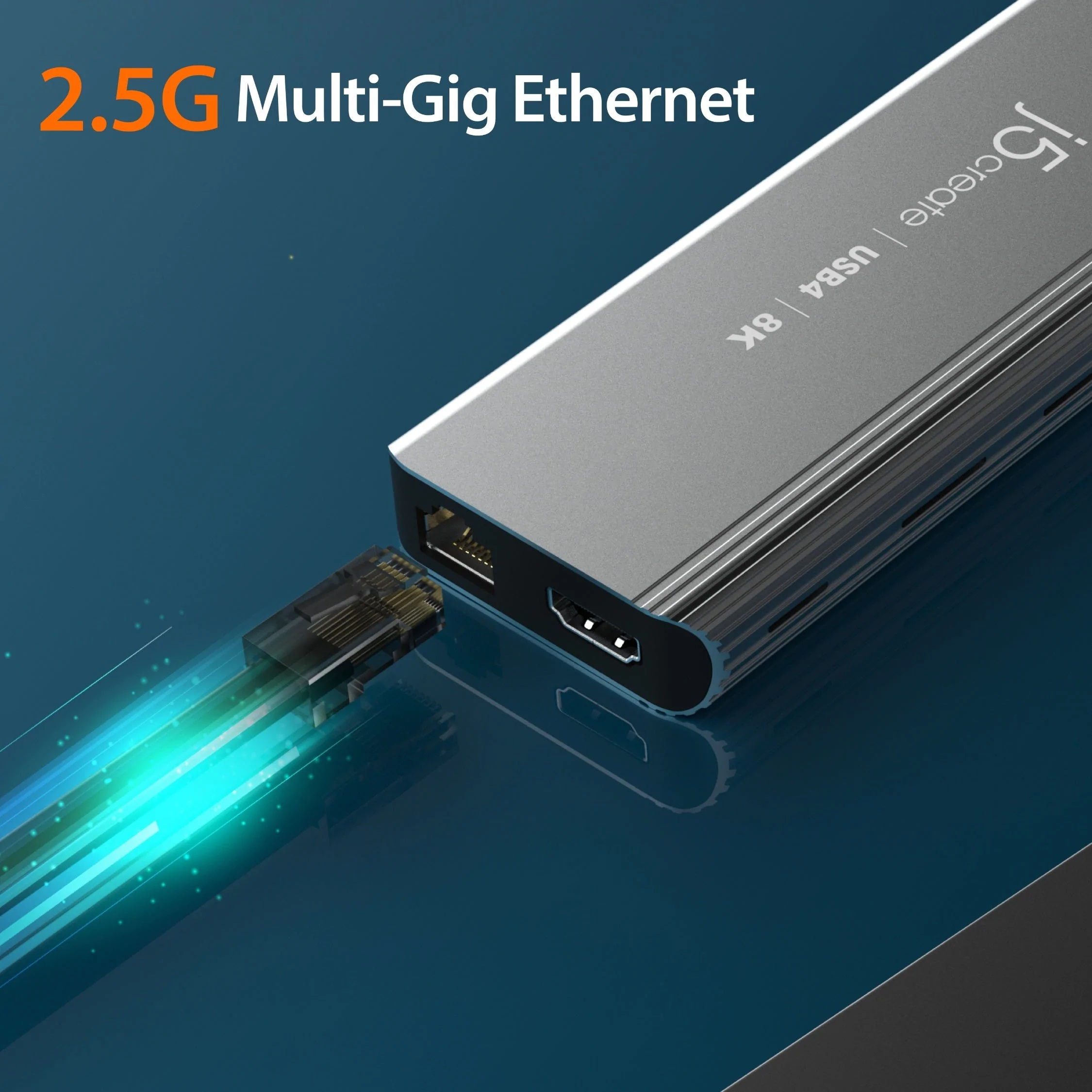 Silberner USB-C-Hub mit Ethernet-Anschluss auf blauer Oberfläche. Top-Text: 2.5G Multi-Gig Ethernet.