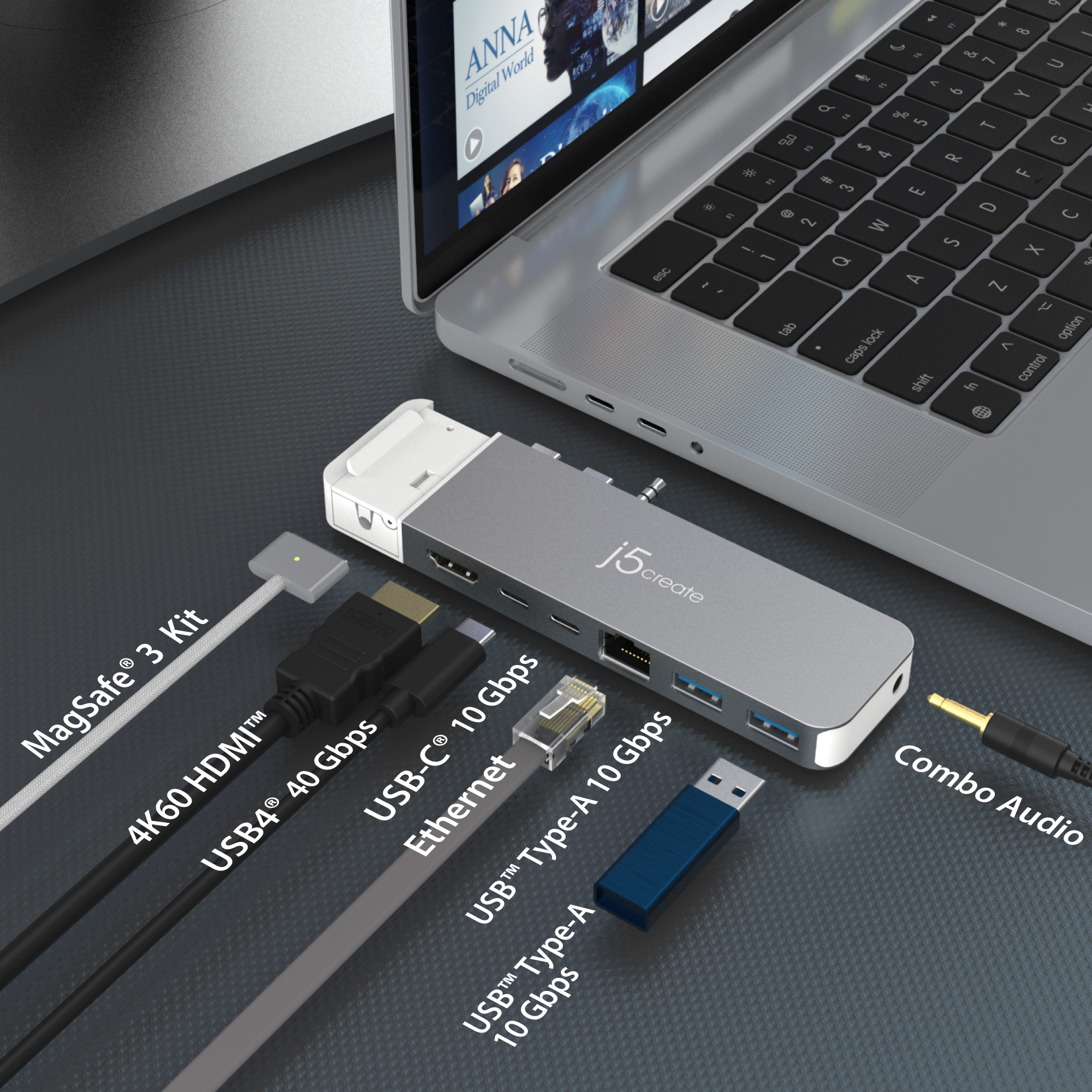 Ein Laptop und ein silberner Hub mit angeschlossenen Kabeln, einschließlich HDMI, USB-C und USB-A. Weißer Hintergrund.