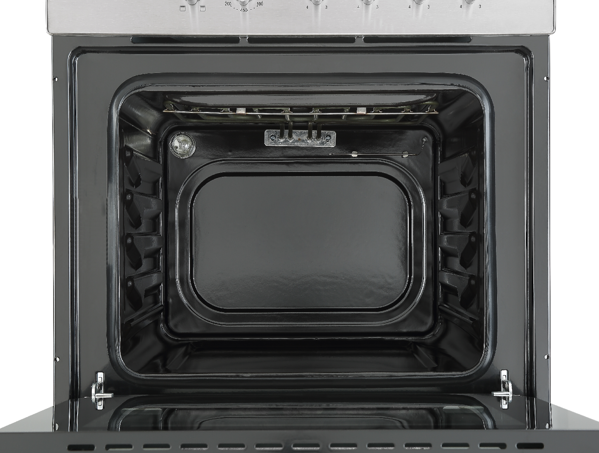 Open oveninterieur. Zwart interieur, metalen roosters en roestvrijstalen bovenkant met bediening.