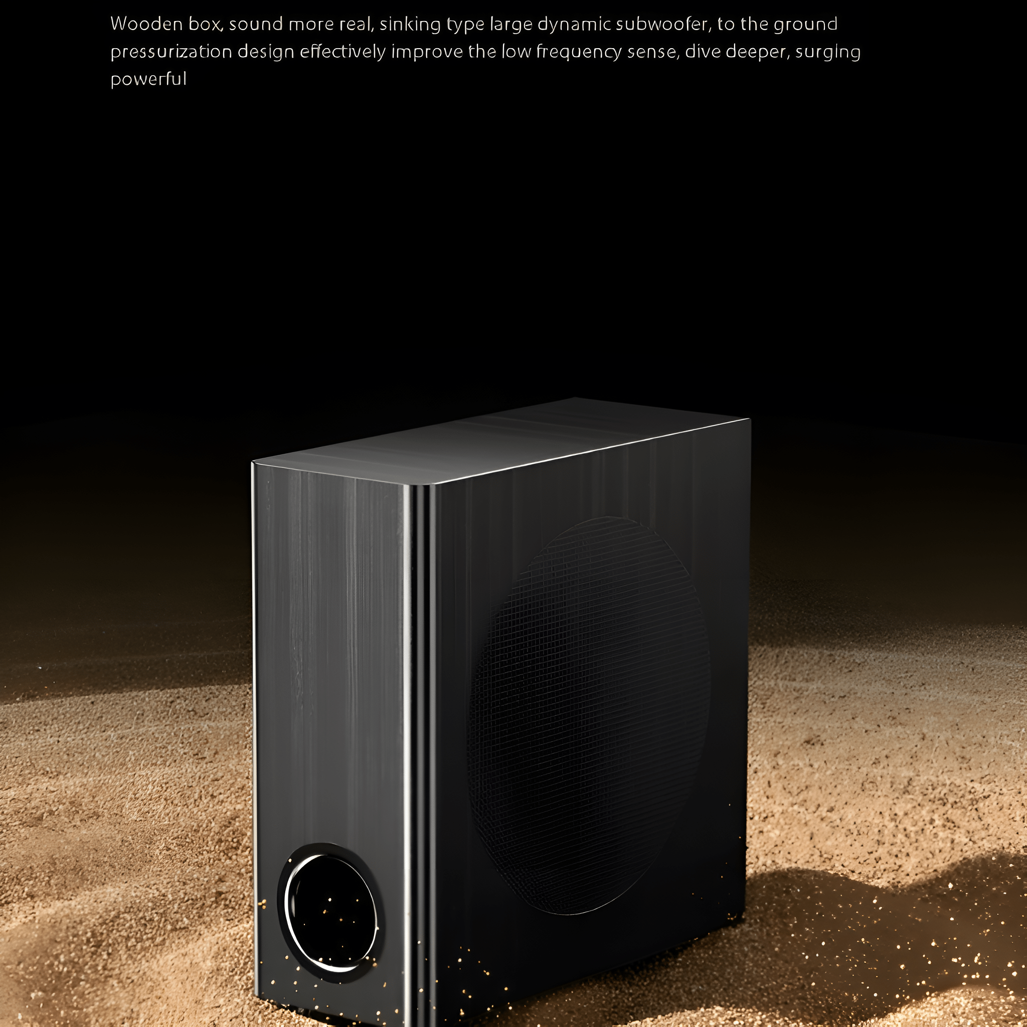 Ein schwarzer Subwoofer auf sandigem Untergrund. Text oben beschreibt Design und Funktion des Subwoofers.