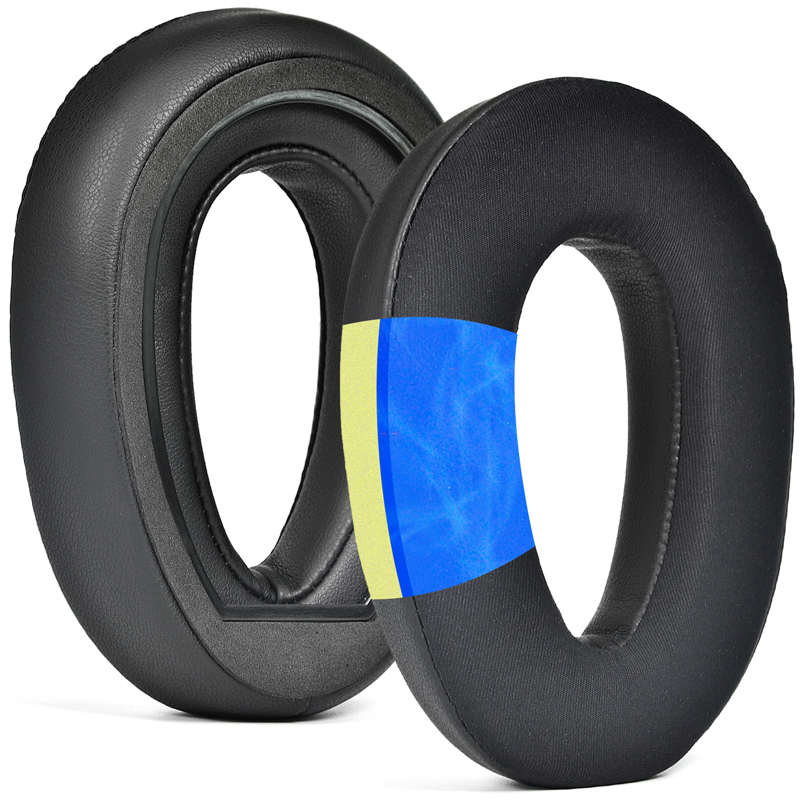 Nauszniki do słuchawek. Jeden jest cały, drugi pokazuje warstwy wewnętrzne: czarny, żółty i niebieski.