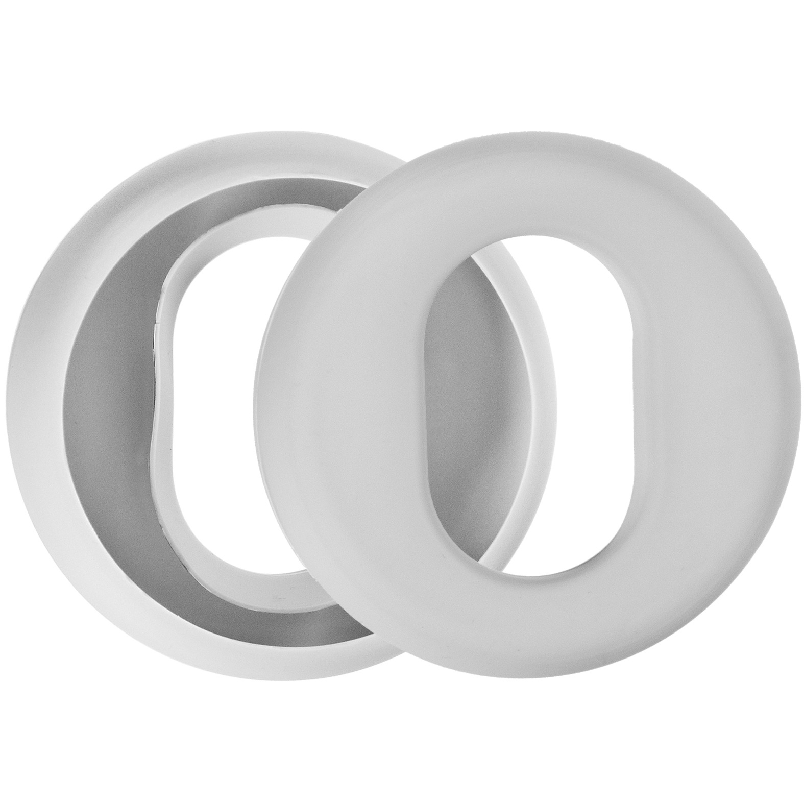 Dwa białe, okrągłe pierścienie są splecione, jeden w drugim, na białym tle.