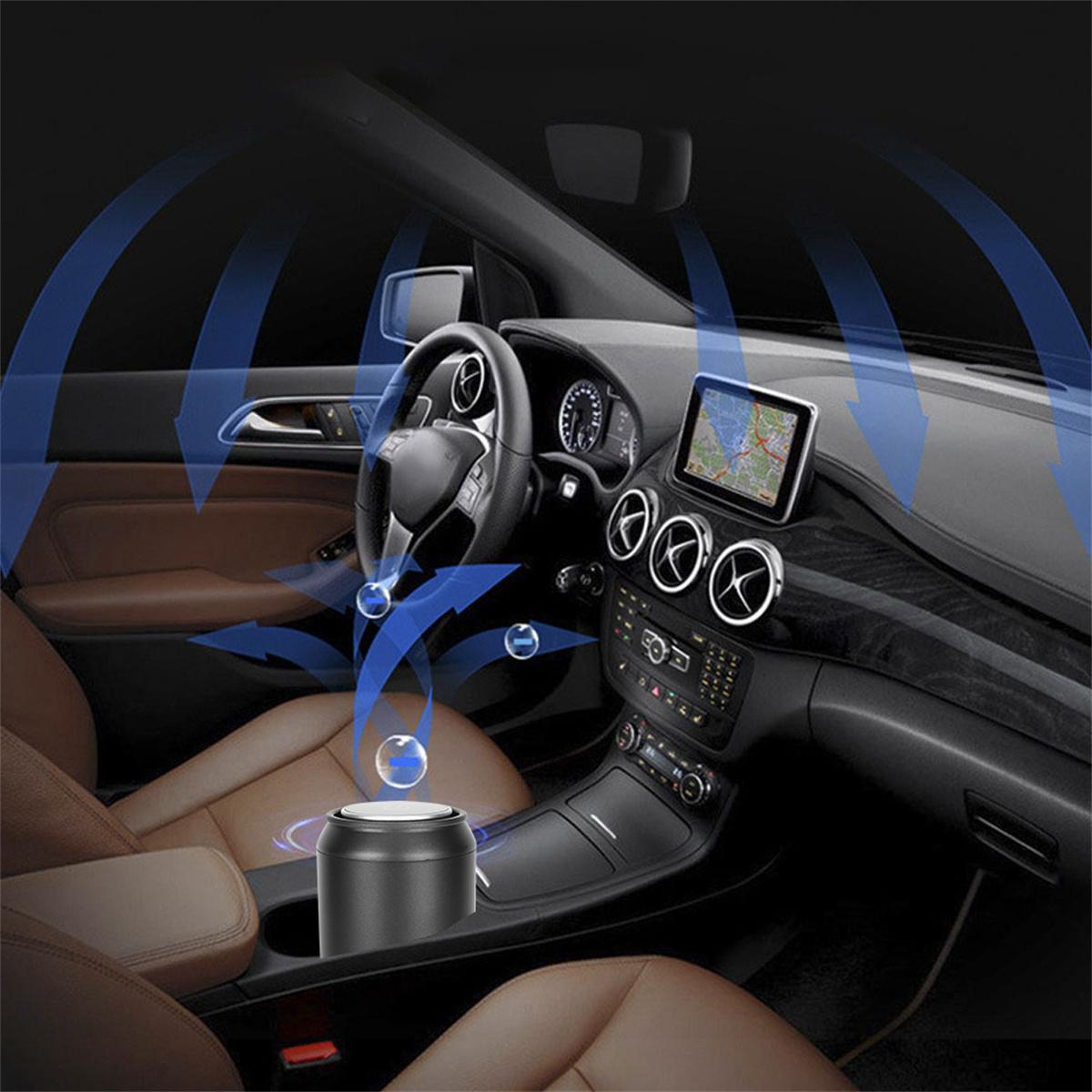 Autoinnenraum mit einem schwarzen Luftreiniger, der blaue Luftströme freisetzt, mit Navigationsbildschirm.
