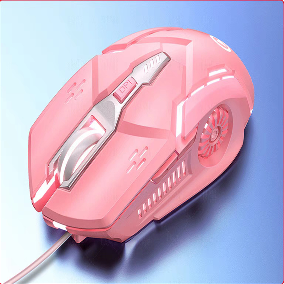 Rosa Gaming-Maus. Sie hat ein schlankes Design mit Lichtern und einer DPI-Taste. Der Hintergrund ist blau.