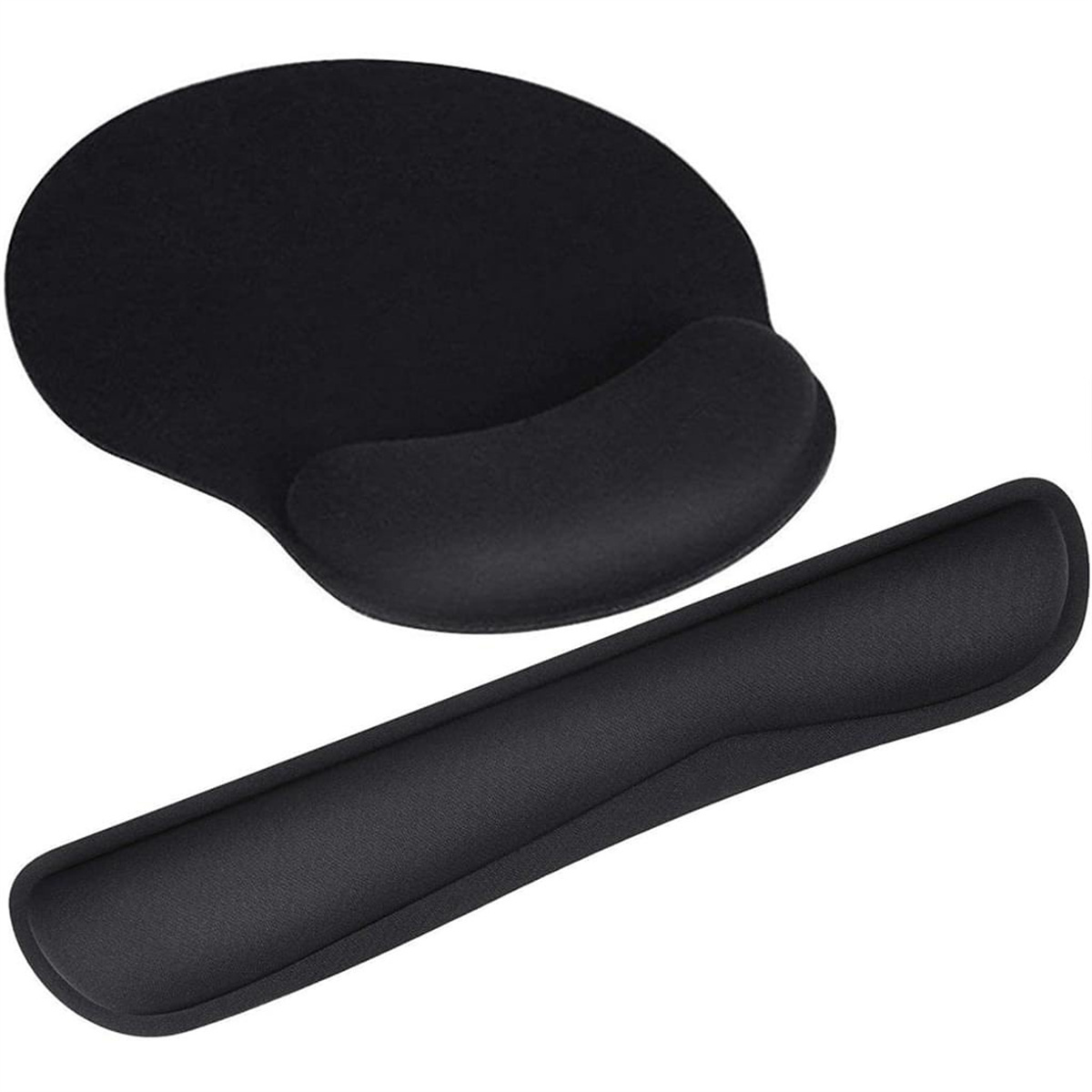 Schwarzes Mauspad mit Handgelenkauflage und separater, schwarzer Handgelenkauflage, beide auf weißem Grund.