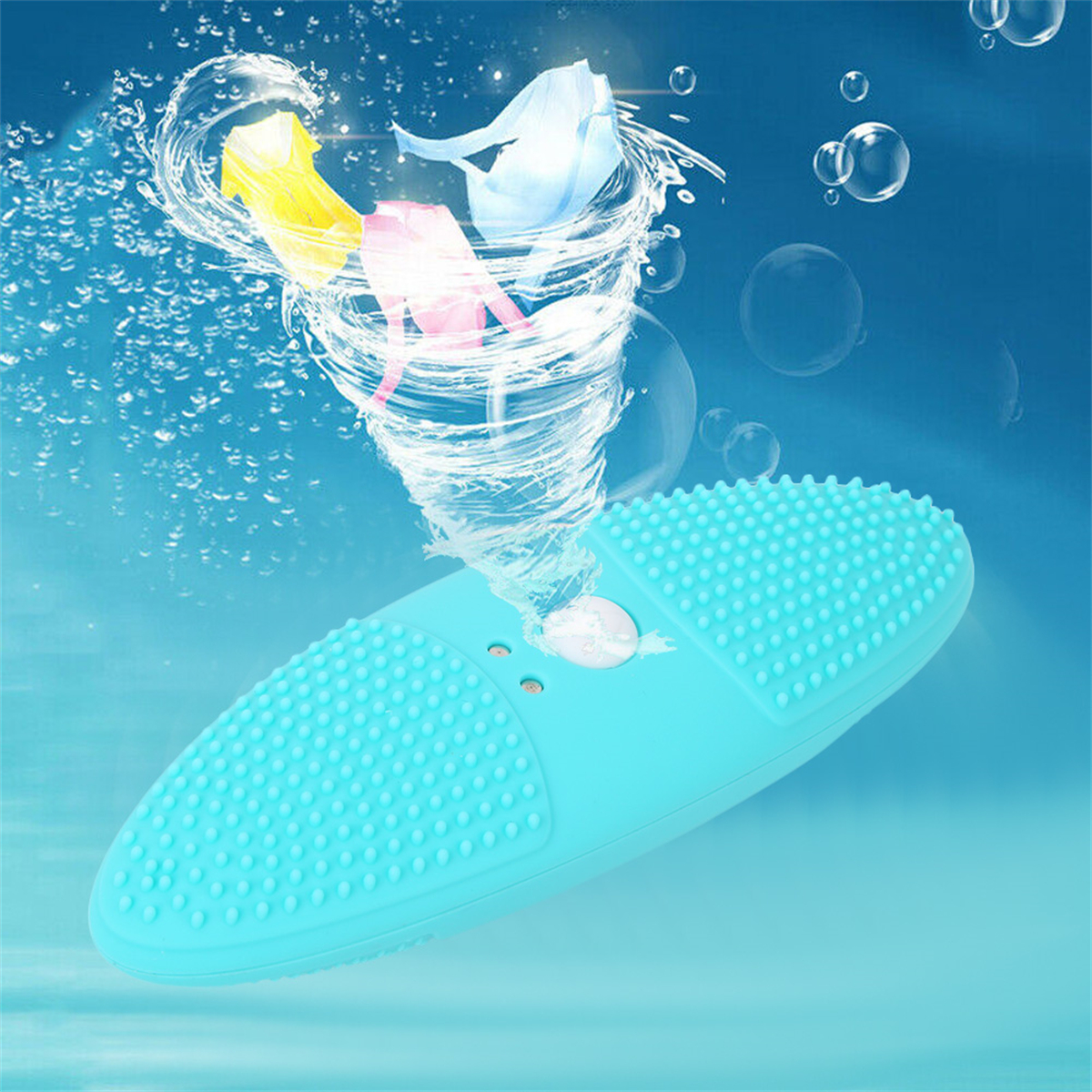 Blaues Reinigungsgerät mit Wirbel. Zeigt Kleidung und Wasserblasen. Weißer Hintergrund.