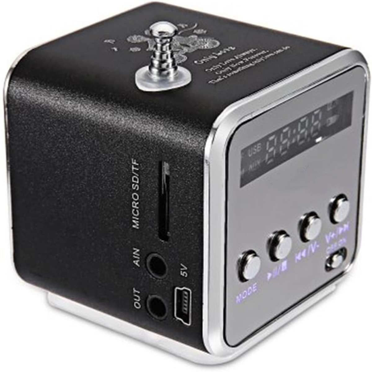 Ein kleiner, schwarzer, würfelförmiger Lautsprecher mit silberner Bedienblende und Micro-SD/TF-Steckplatz.