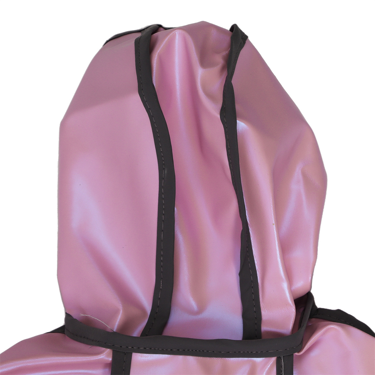 Rosa Kapuzen-Regenmantel mit schwarzem Besatz. Die Kapuze steht im Mittelpunkt, vor weißem Hintergrund.