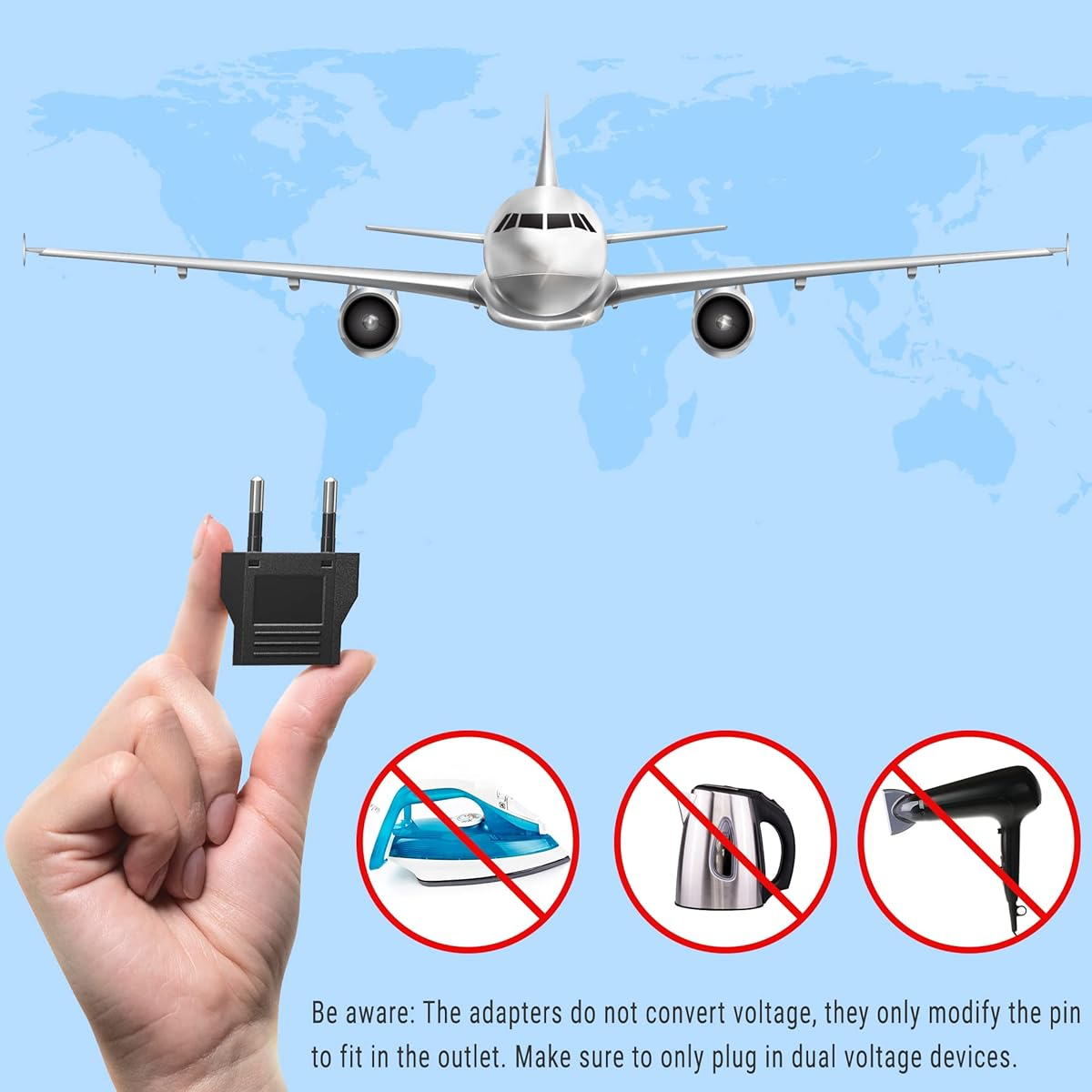 Hand hält Adapter, Flugzeug im Hintergrund, mit durchgestrichenen Bügeleisen, Wasserkocher, Haartrockner.
