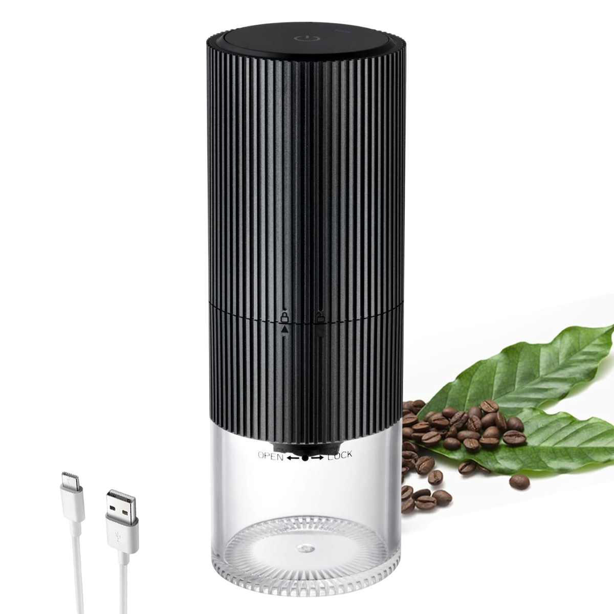 Schwarze Kaffeemühle mit transparentem Boden, USB-Kabeln und Kaffeebohnen. Blätter sind an der Seite.