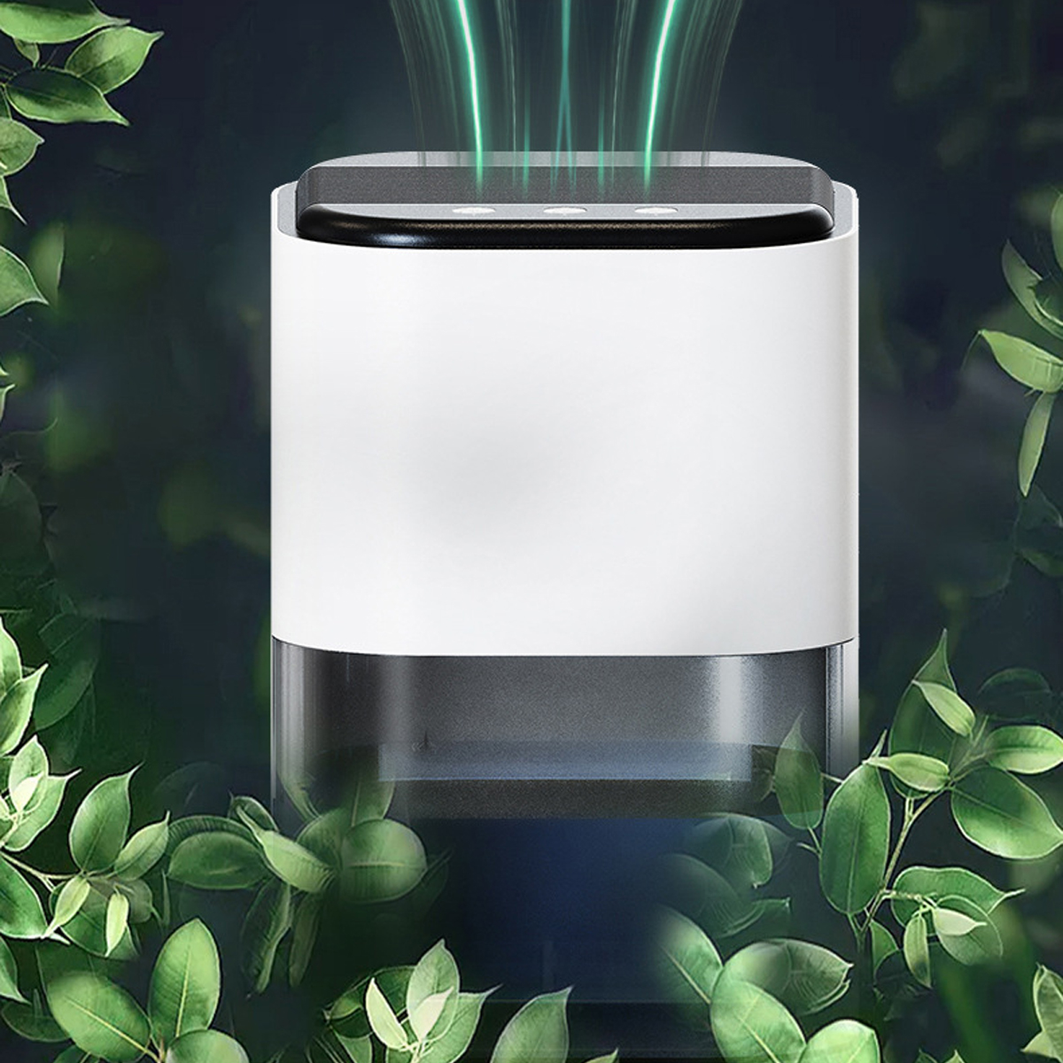 Biały i szary oczyszczacz powietrza z otaczającymi go zielonymi liśćmi. Powietrze jest zasysane od góry i od dołu.