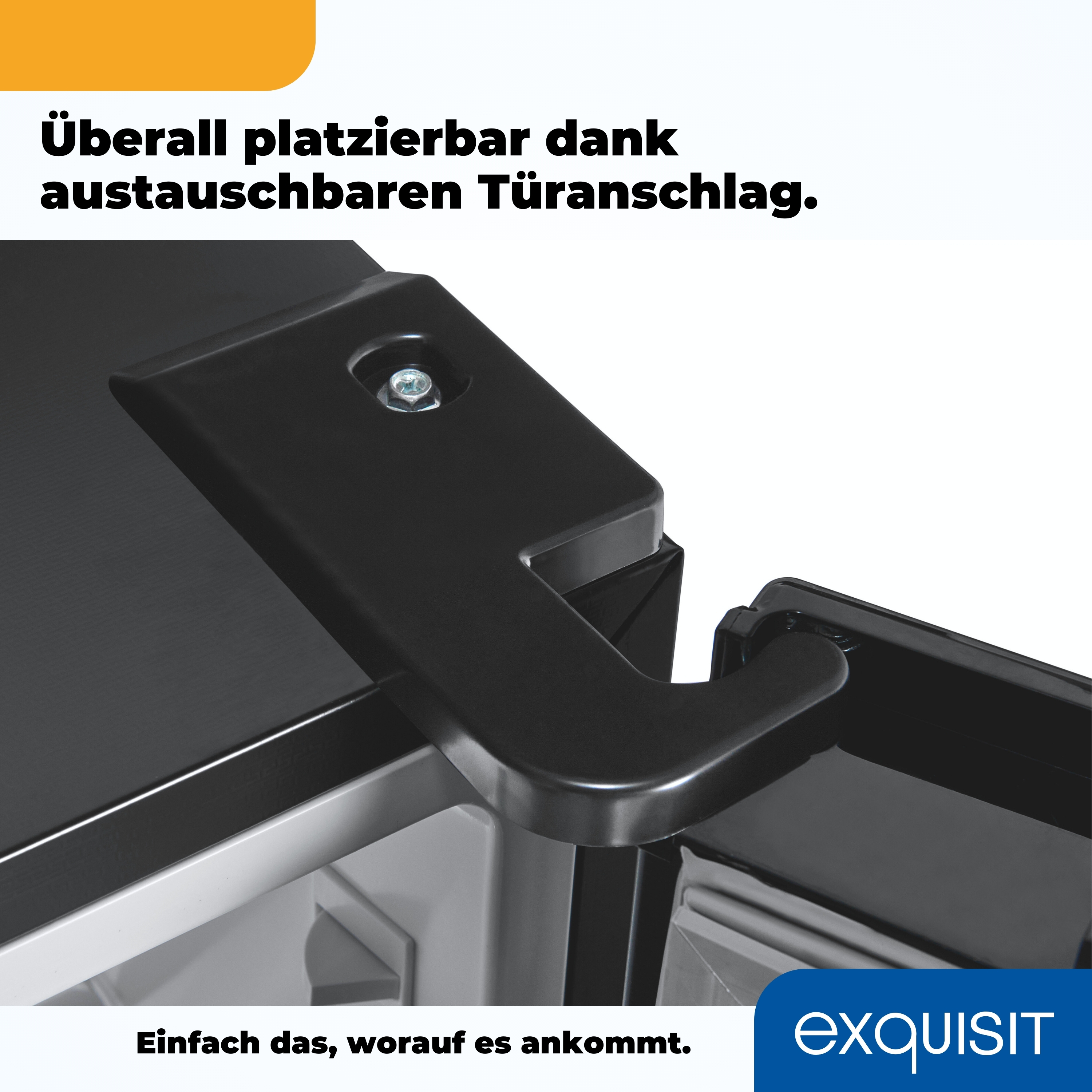 Schwarze Türgriffdetail. Text: Überall platzierbar dank austauschbarem Türanschlag.