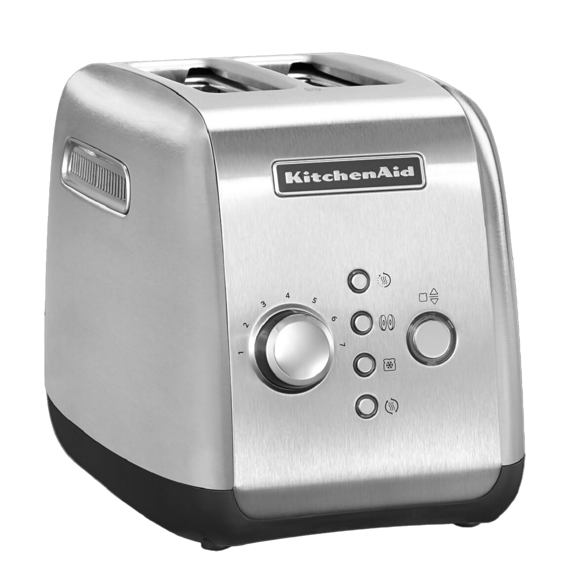 Beyaz zemin üzerinde, kontrol düğmeleri ve bir kadranlı gümüş KitchenAid tost makinesi.
