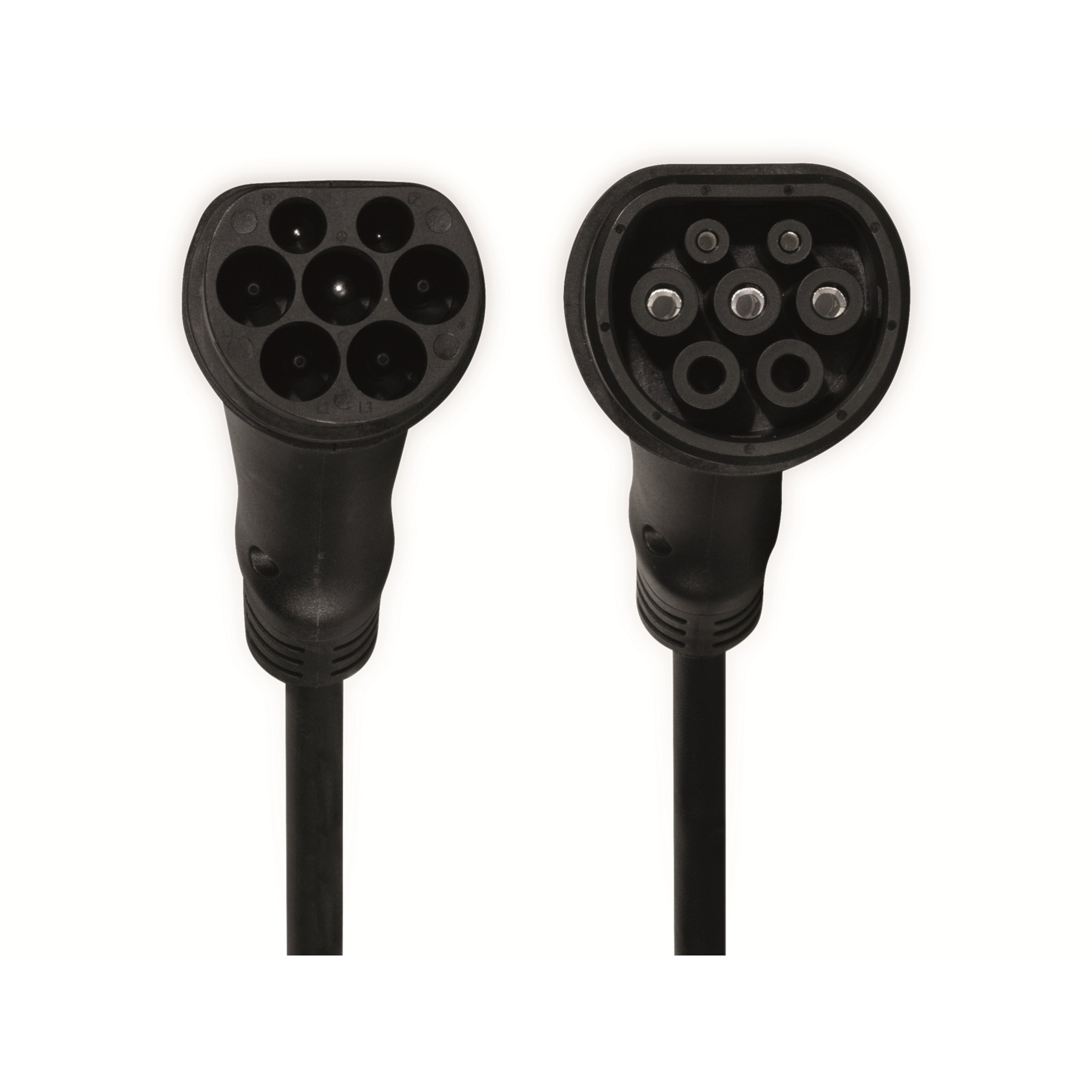 Zwei schwarze Ladestecker für Elektrofahrzeuge, die verschiedene Portdesigns vor weißem Hintergrund zeigen.