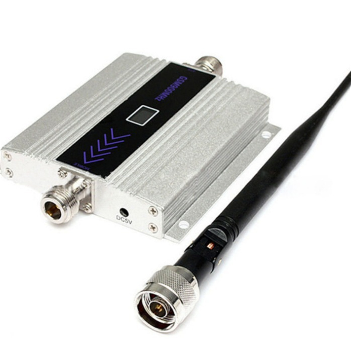 Ein silber-schwarzer Signalverstärker mit Antenne zur Verstärkung von GSM 900MHz Signalen.