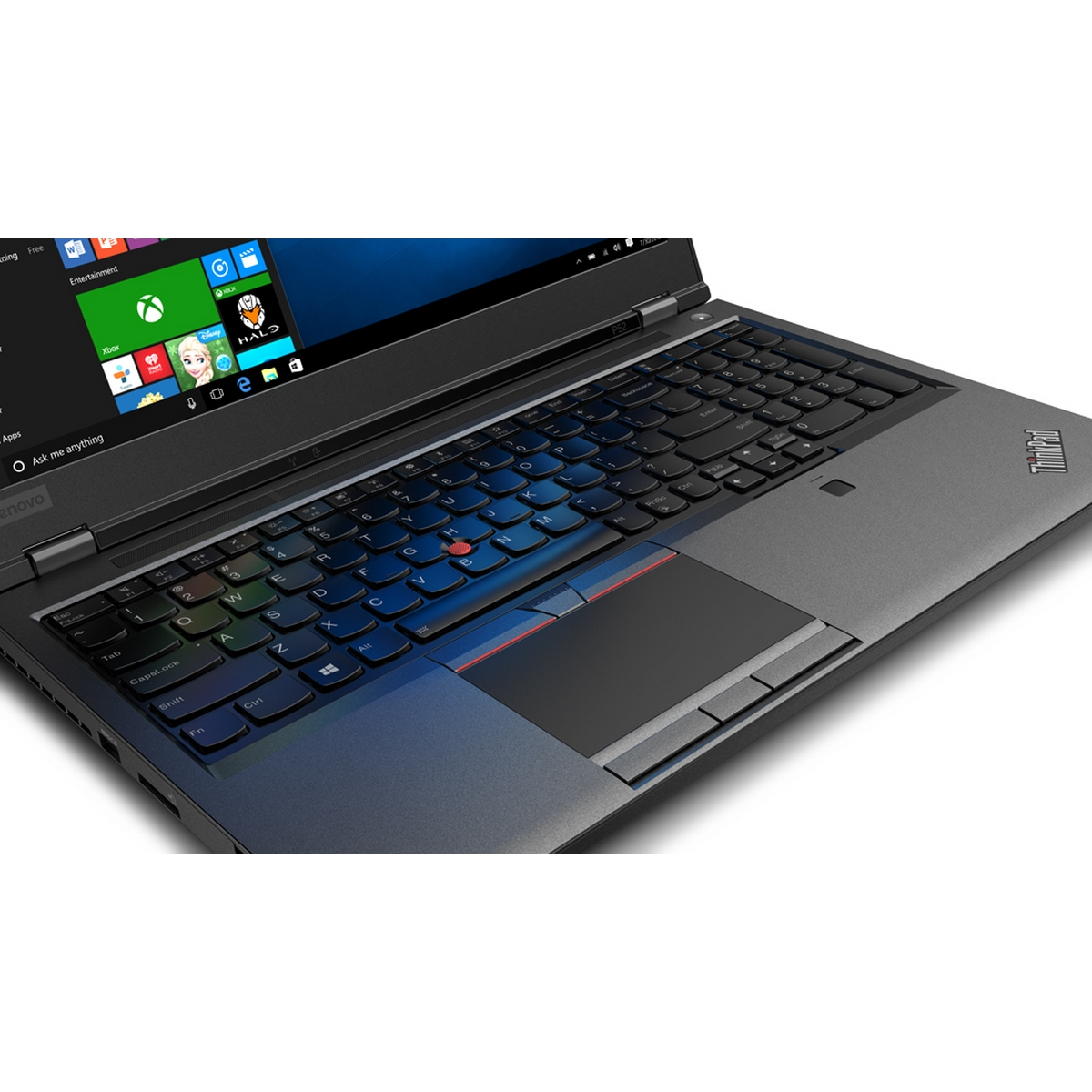 Un laptop Lenovo nero mostra la tastiera e il trackpad. Lo schermo mostra le app di Windows.