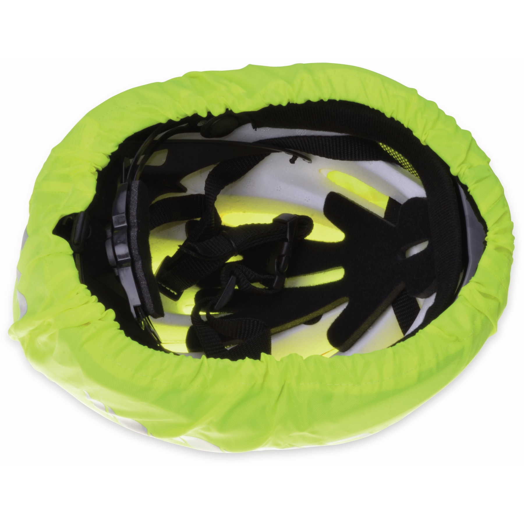 Eine gelbe Abdeckung über einem schwarz-weißen Fahrradhelm. Der Helm hat schwarze Riemen und einen Reflexstreifen.