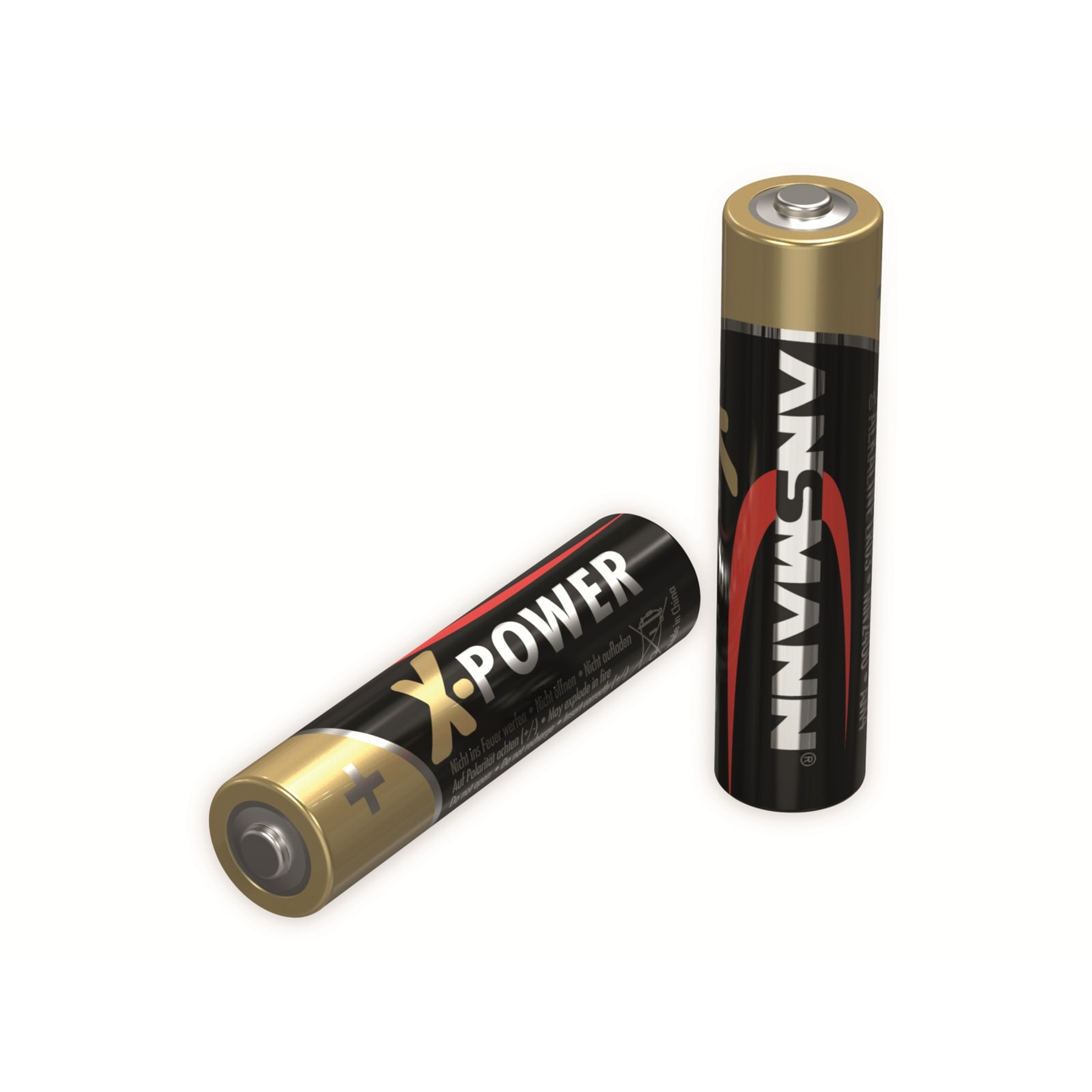 Zwei AA-Batterien, eine stehend, eine liegend, mit schwarzen und goldenen Etiketten.