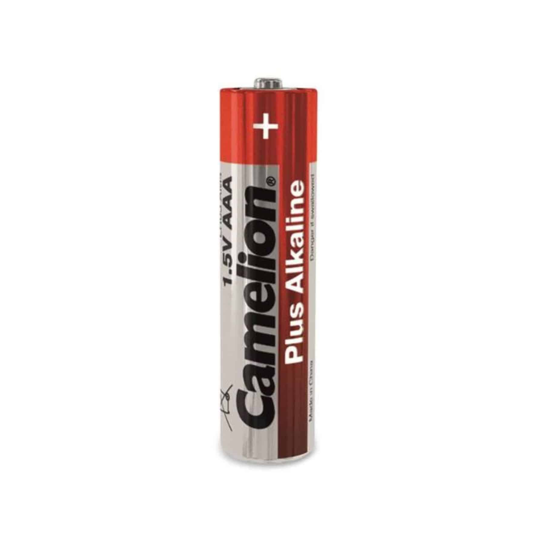 Una batteria alcalina AAA. Colori rosso e argento. Il marchio è Camelion. 1,5 V.