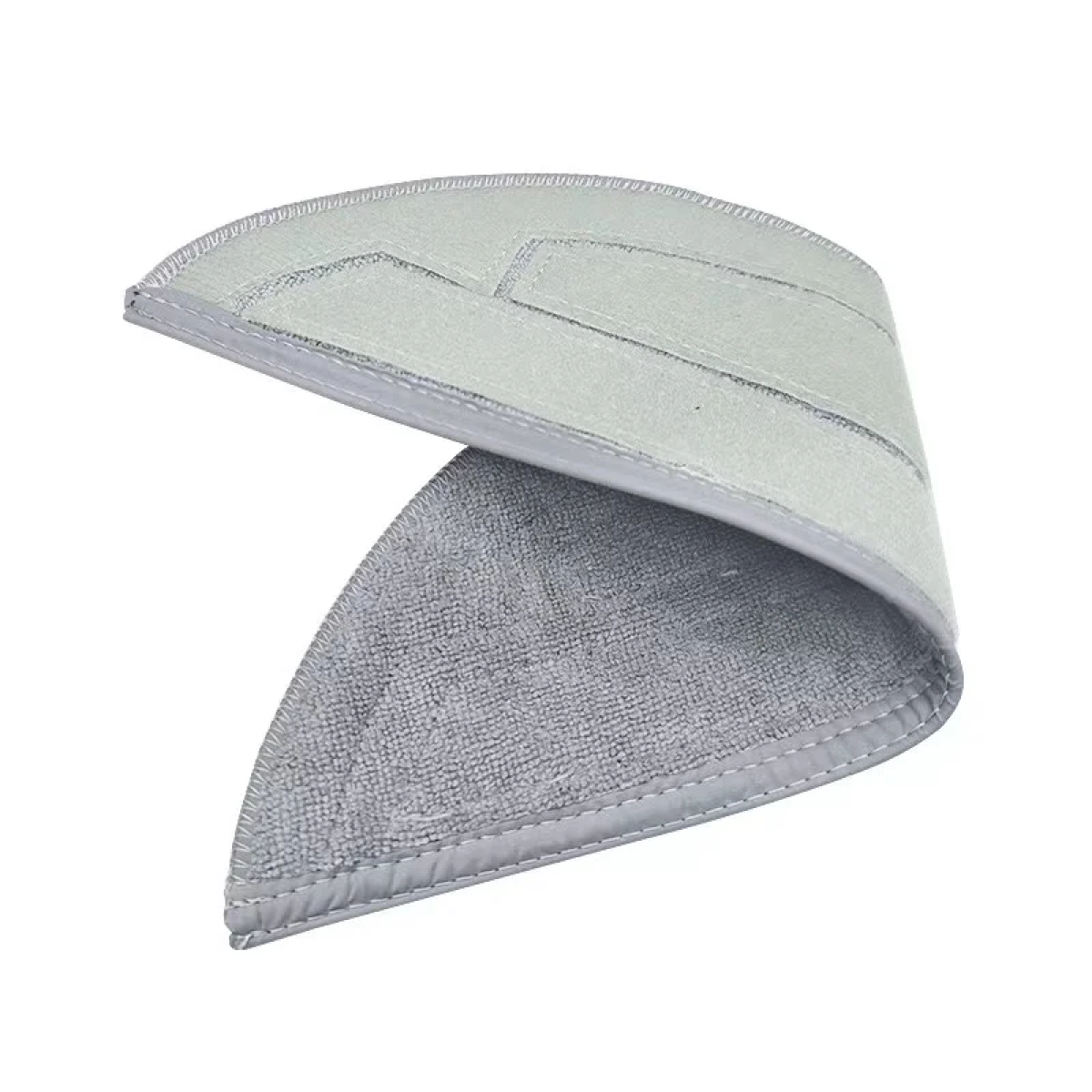 Dwie szare nakładki do mopa, jedna złożona na drugiej, na białym tle.