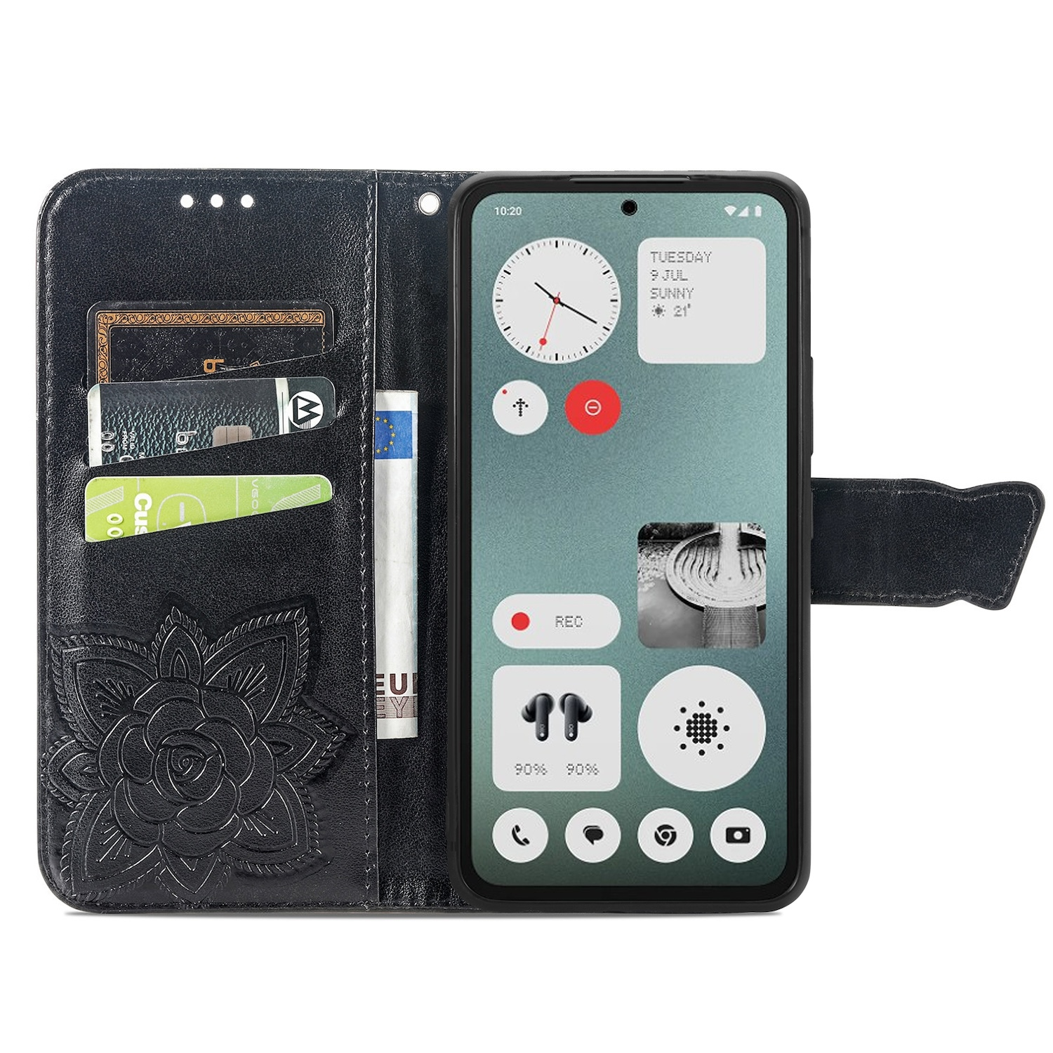 Telefon in einer Brieftasche, zeigt den Bildschirm mit einer Kalender-App und Karten.