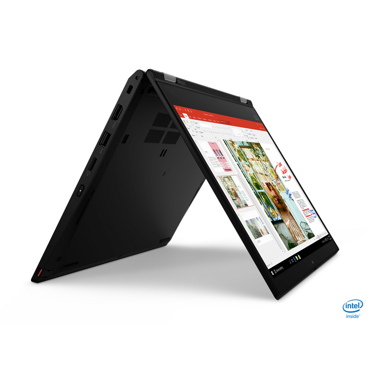 Laptop ThinkPad nero, aperto ad angolo. Lo schermo mostra un foglio di calcolo. Adesivo Intel visibile.