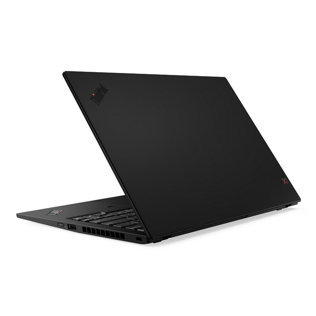 Un laptop nero con il logo ThinkPad, leggermente aperto, che mostra una tastiera nera.