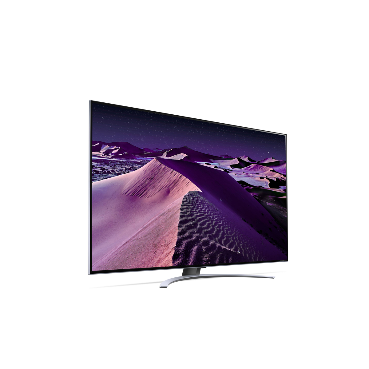 TV con pantalla curva mostrando paisaje desértico. Fondo blanco, vista en ángulo.